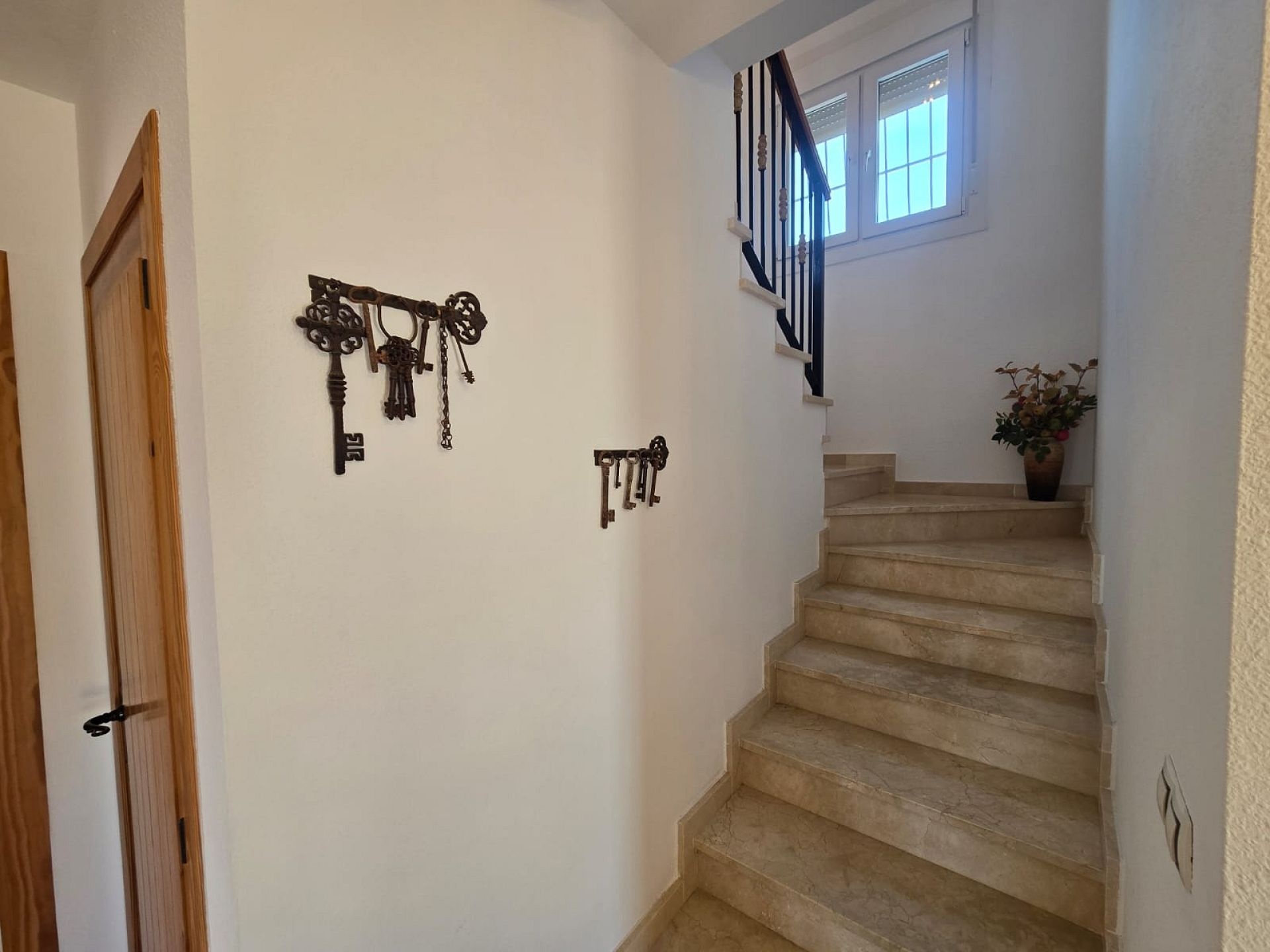 Resale - 4 Bedroom 3 Bathroom Villa in Monóvar -  - Alicante