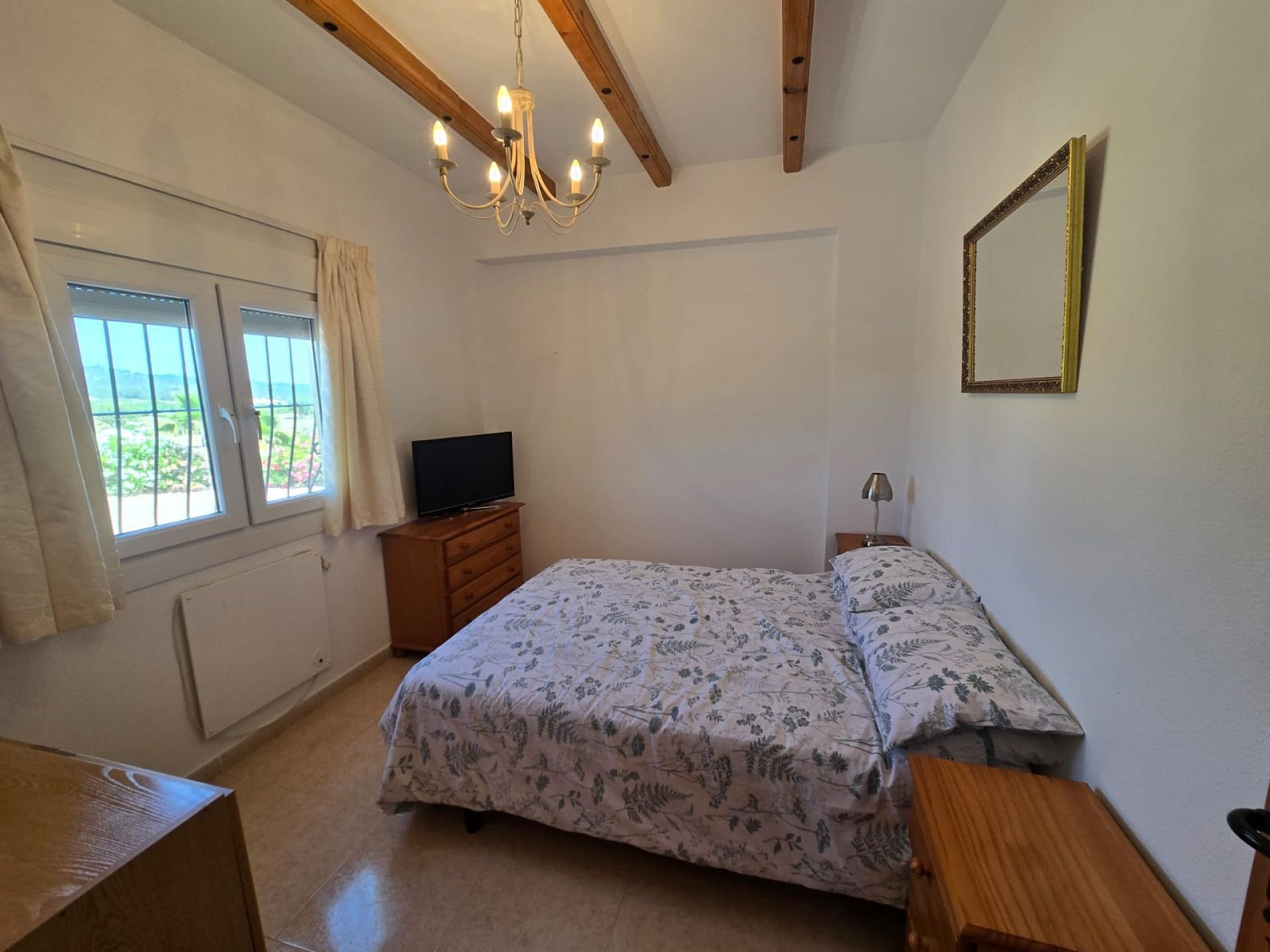 Resale - 4 Bedroom 3 Bathroom Villa in Monóvar -  - Alicante
