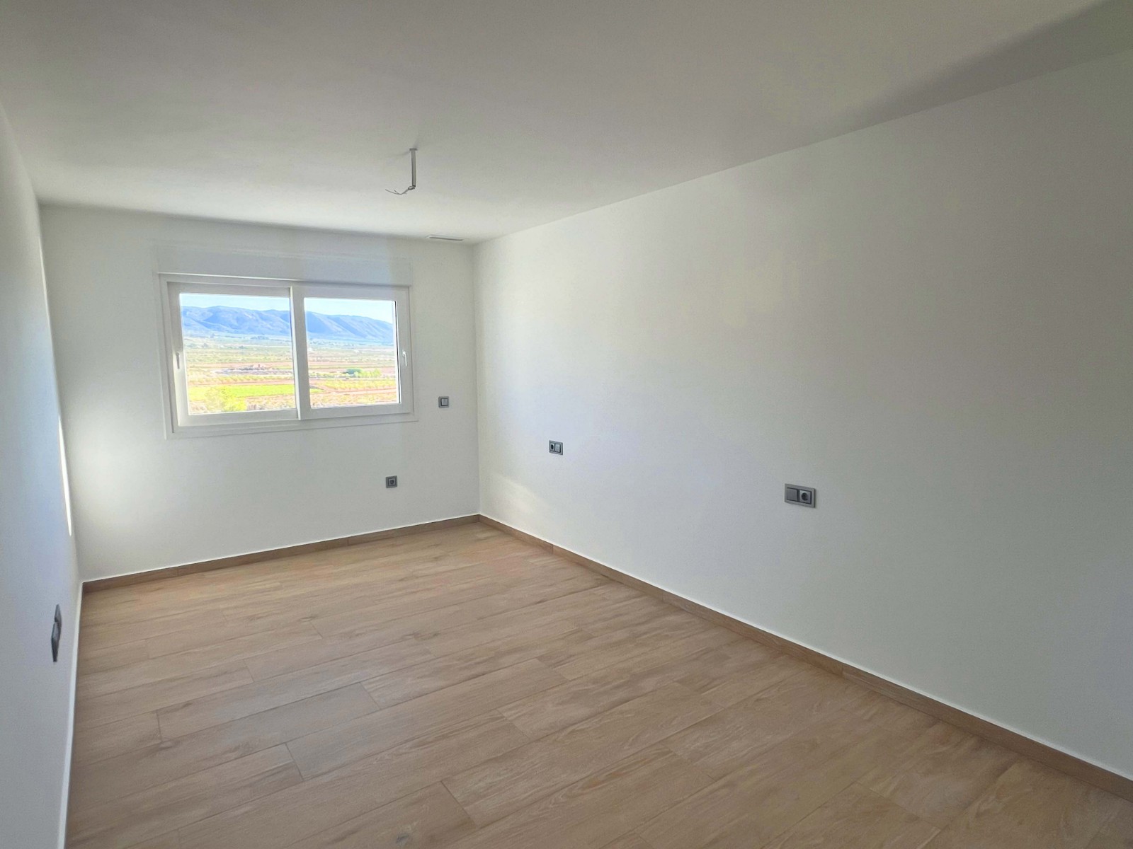 Resale - 3 Bedroom 2 Bathroom Villa in Pinoso -  - Alicante
