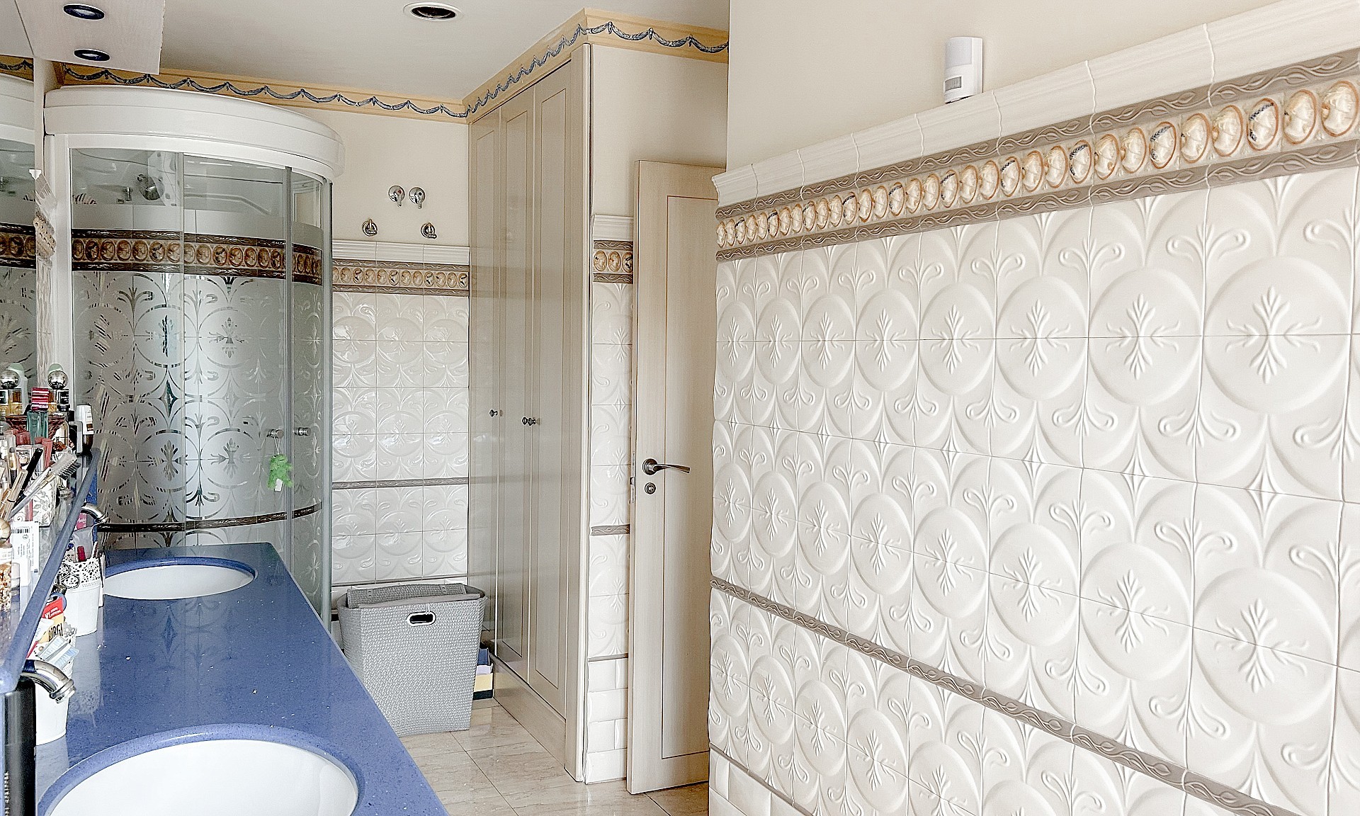 Resale - 4 Bedroom 4 Bathroom Villa in Yecla -  - Murcia
