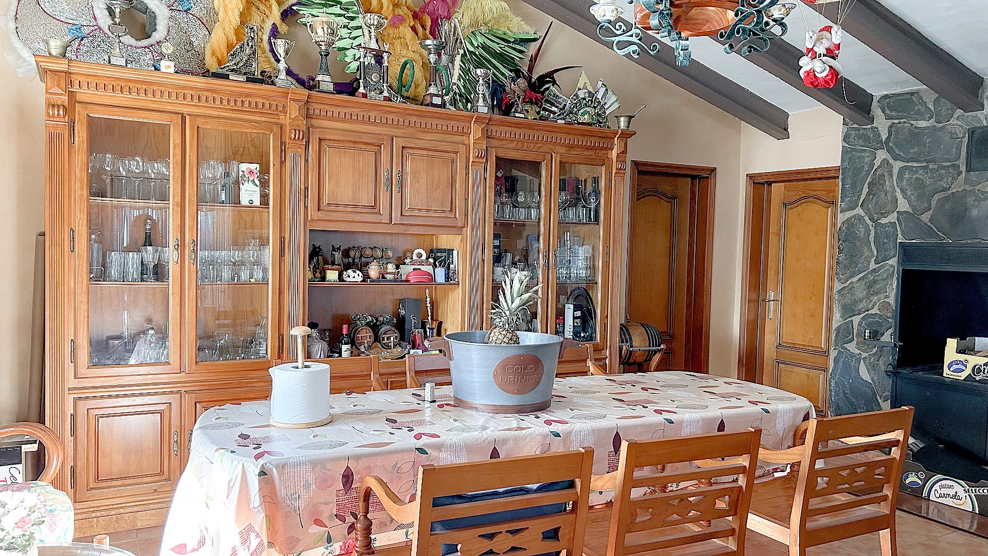 Resale - 4 Bedroom 4 Bathroom Villa in Yecla -  - Murcia