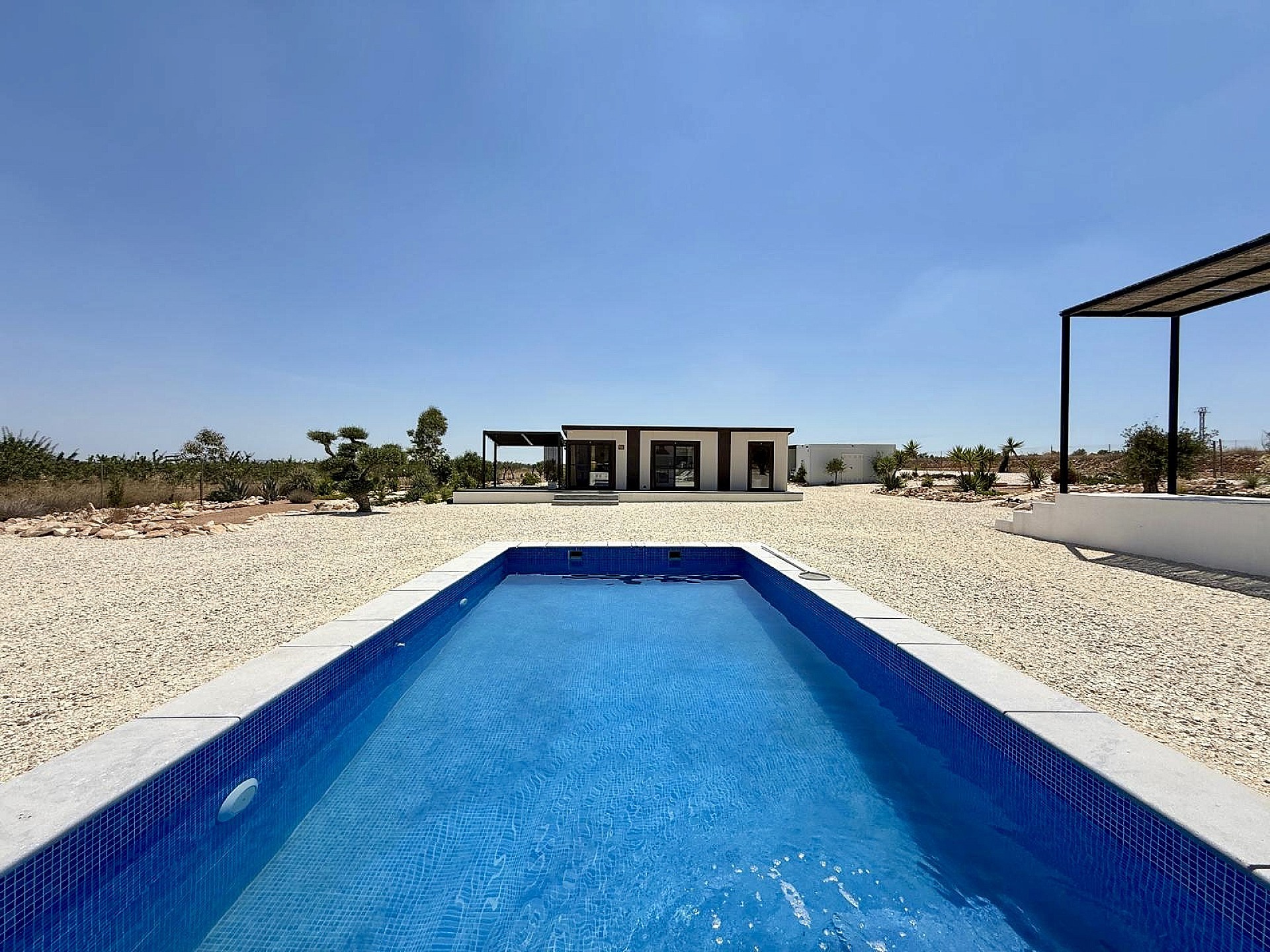 Resale - 5 Bedroom 3 Bathroom Villa in Pinoso -  - Alicante