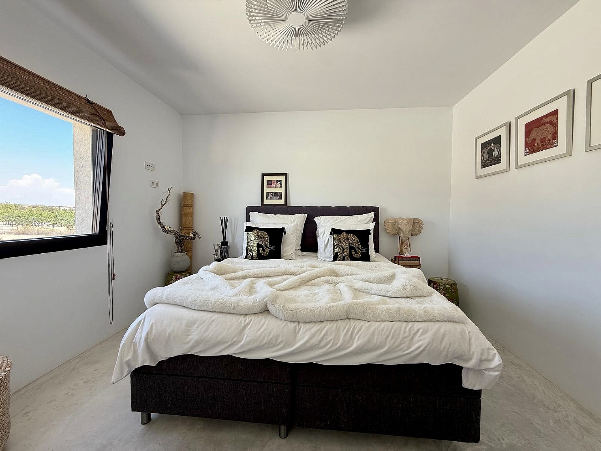 Resale - 5 Bedroom 3 Bathroom Villa in Pinoso -  - Alicante