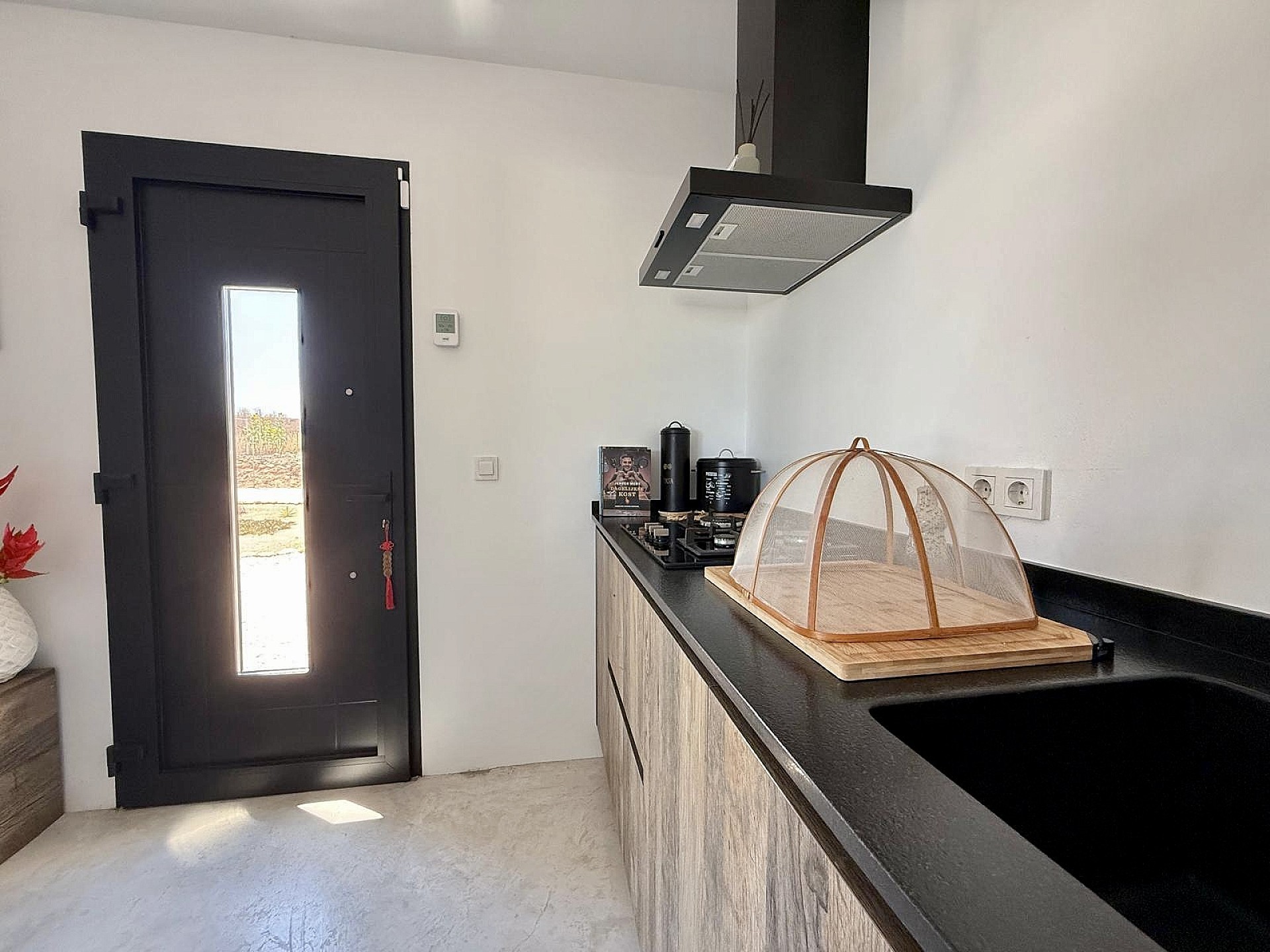 Resale - 5 Bedroom 3 Bathroom Villa in Pinoso -  - Alicante