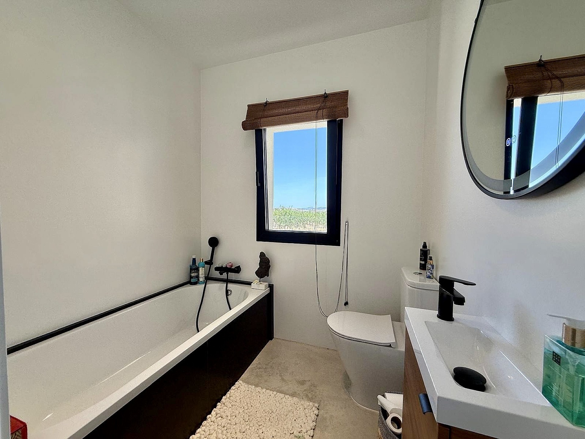 Resale - 5 Bedroom 3 Bathroom Villa in Pinoso -  - Alicante