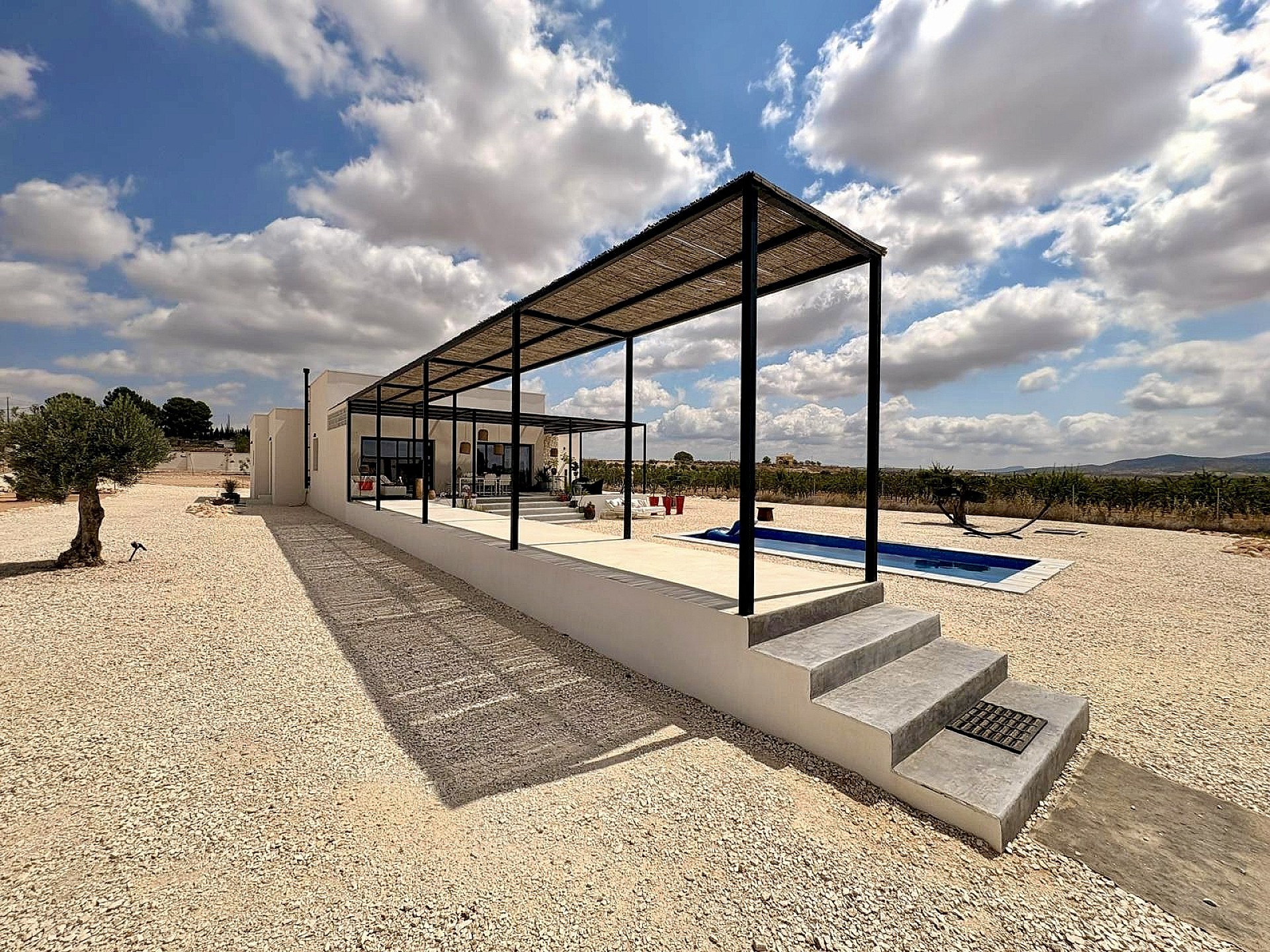 Resale - 5 Bedroom 3 Bathroom Villa in Pinoso -  - Alicante