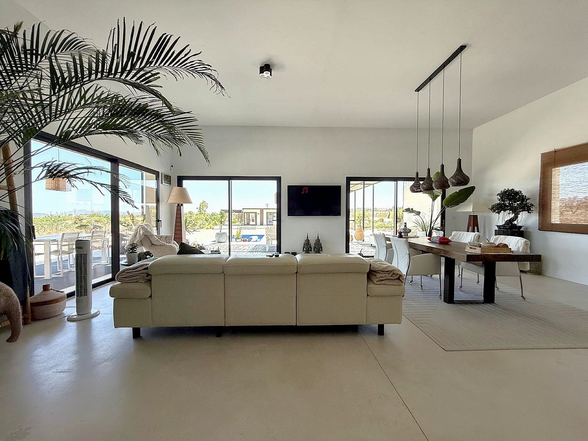 Resale - 5 Bedroom 3 Bathroom Villa in Pinoso -  - Alicante