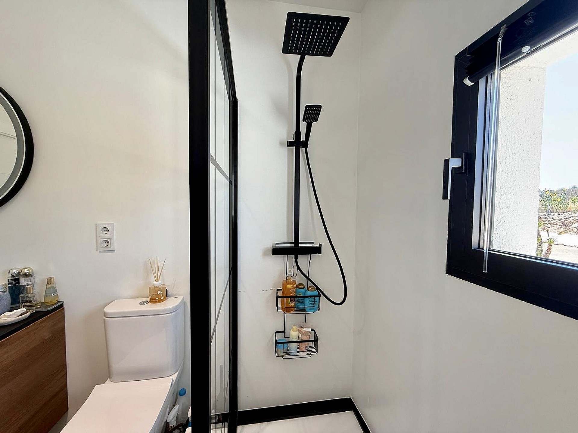 Resale - 5 Bedroom 3 Bathroom Villa in Pinoso -  - Alicante