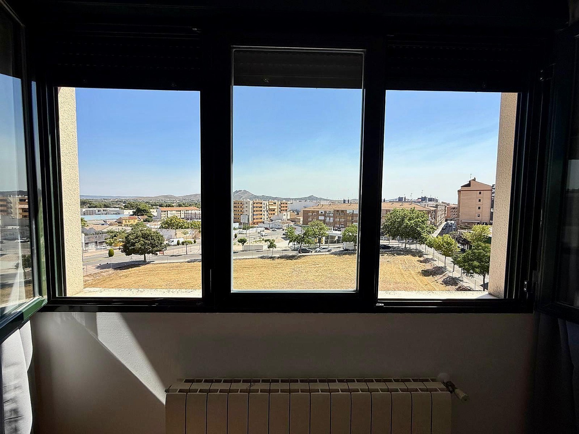 Resale - 4 Bedroom 2 Bathroom Apartment in Yecla - , Yecla, Murcia, Spain - Murcia