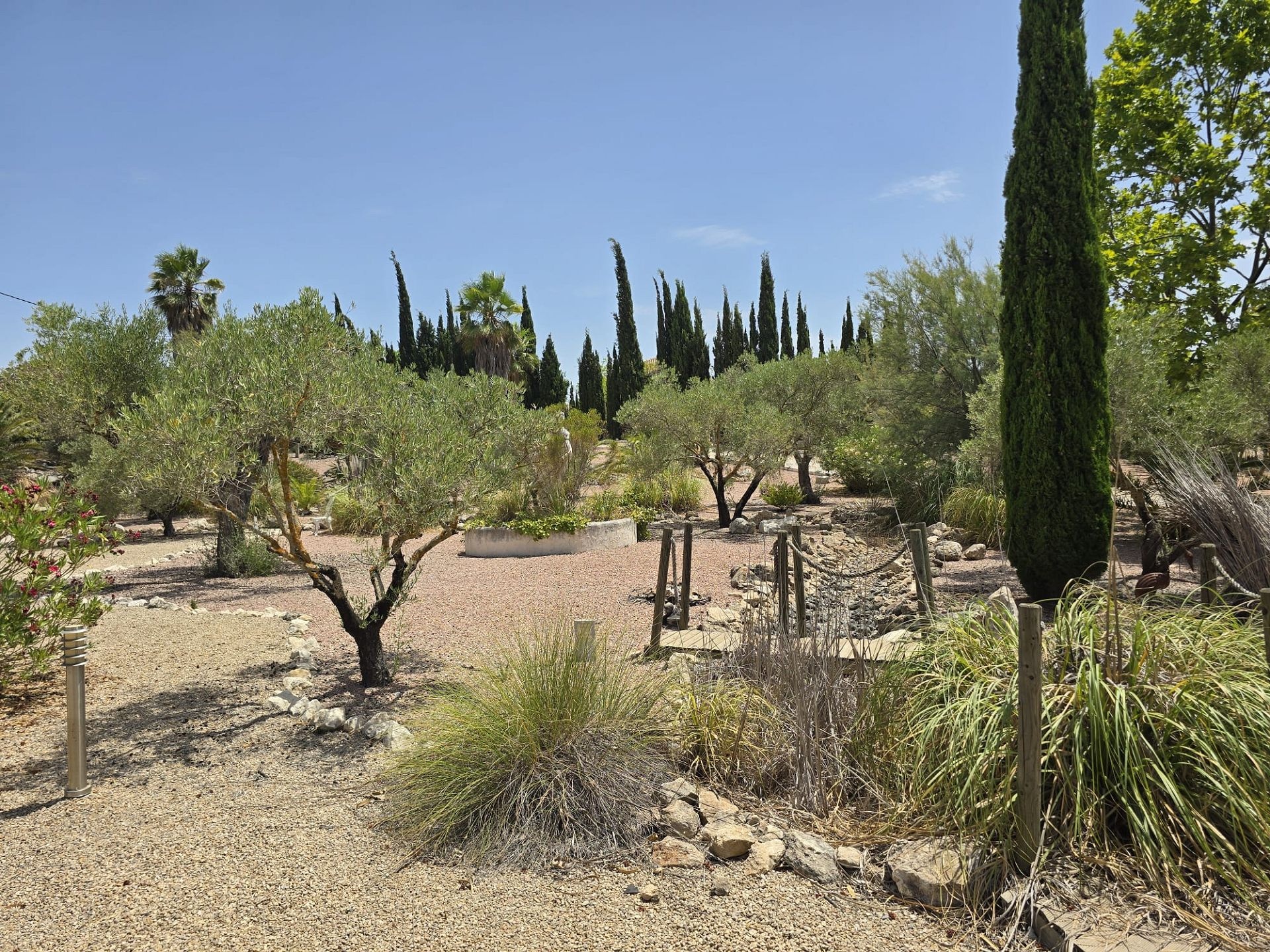 Resale - 6 Bedroom 5 Bathroom Villa in Salinas -  - Alicante