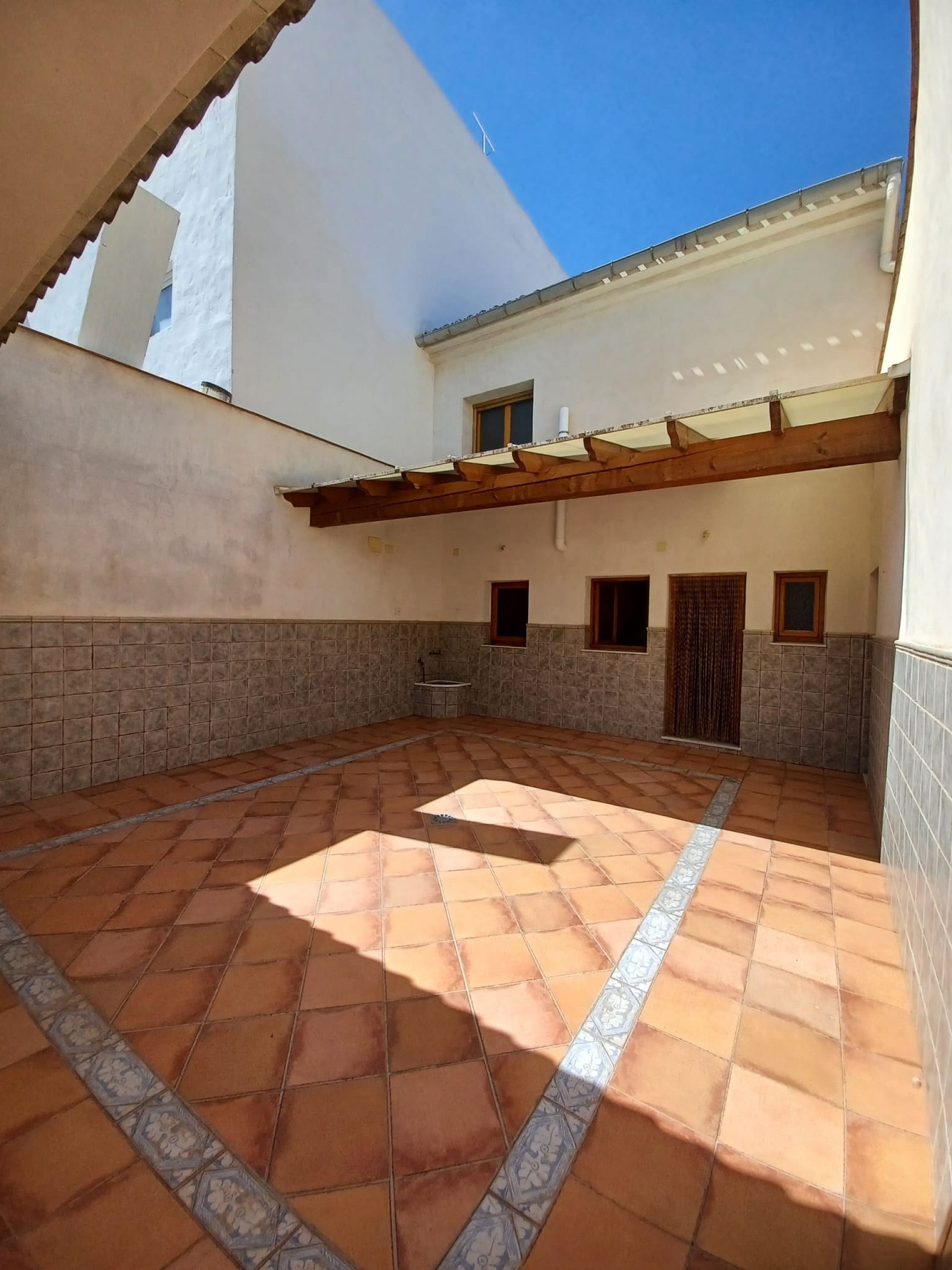 Resale - 3 Bedroom 2 Bathroom Townhouse in Pinoso -  - Alicante