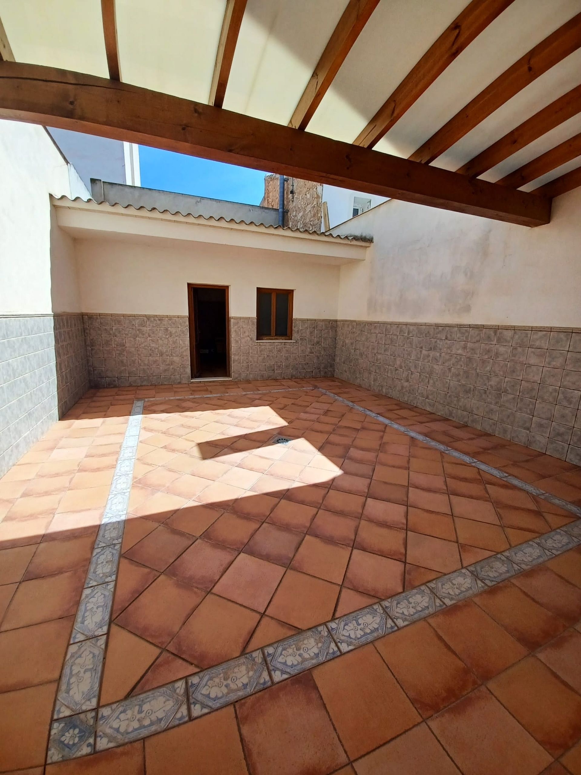 Resale - 3 Bedroom 2 Bathroom Townhouse in Pinoso -  - Alicante