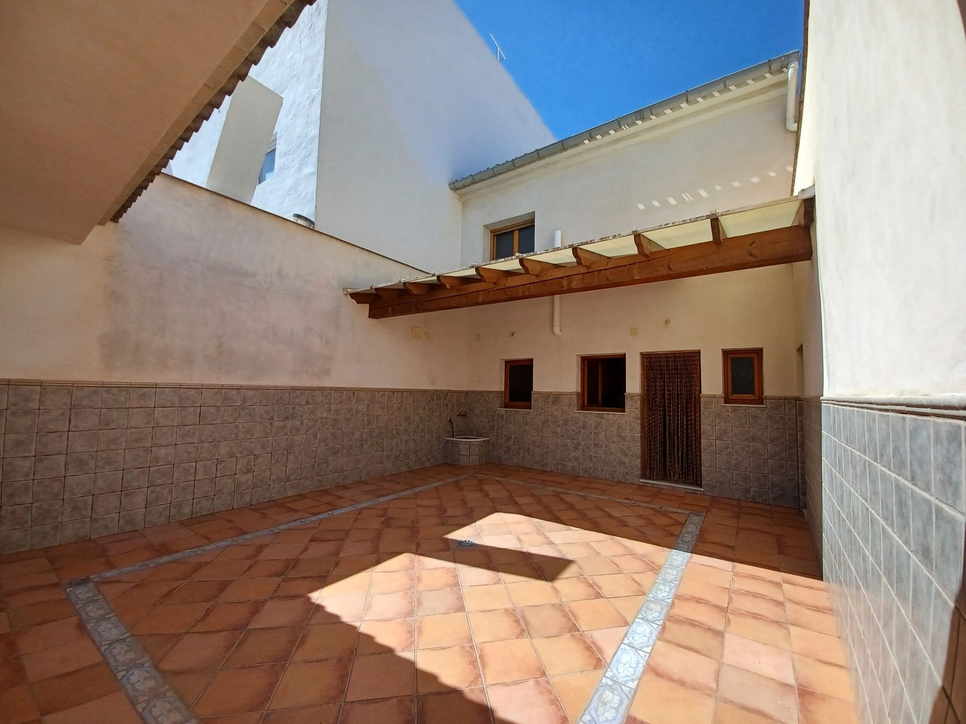 Resale - 3 Bedroom 2 Bathroom Townhouse in Pinoso -  - Alicante