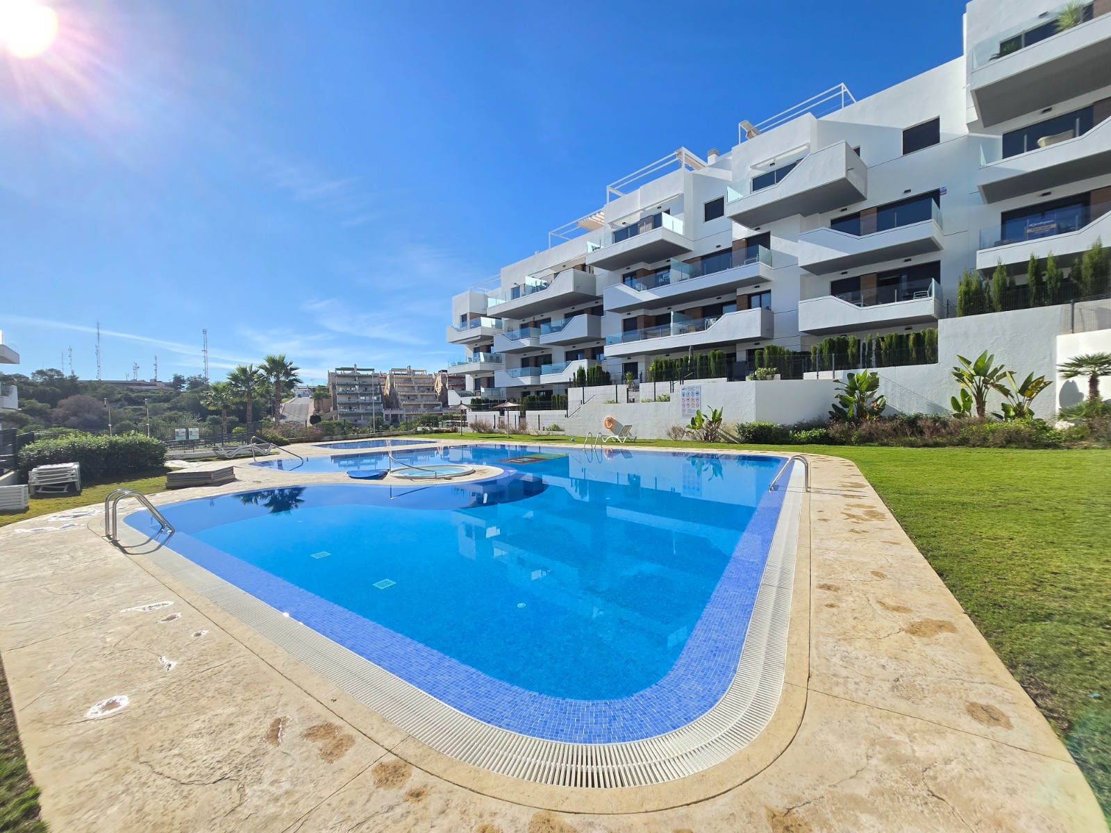 Resale - 2 Bedroom 2 Bathroom Apartment in Orihuela Costa -  - Alicante