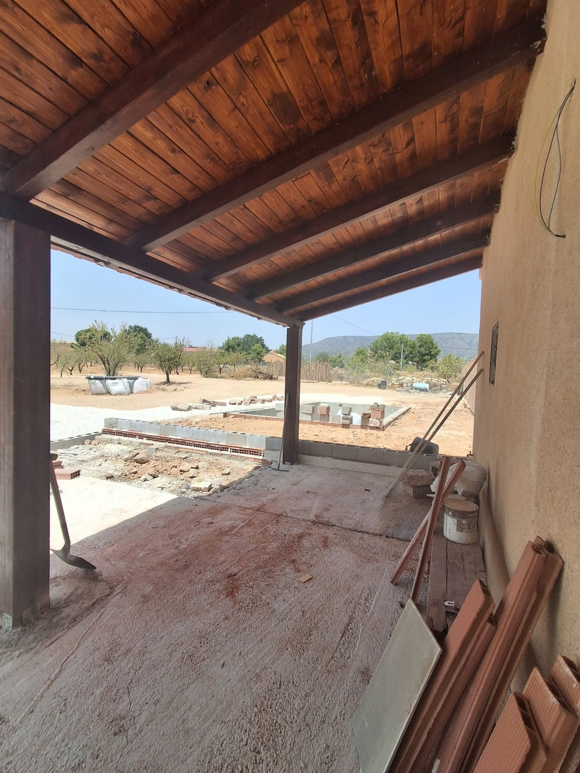 Resale - 4 Bedroom 2 Bathroom Country house in Pinoso -  - Alicante