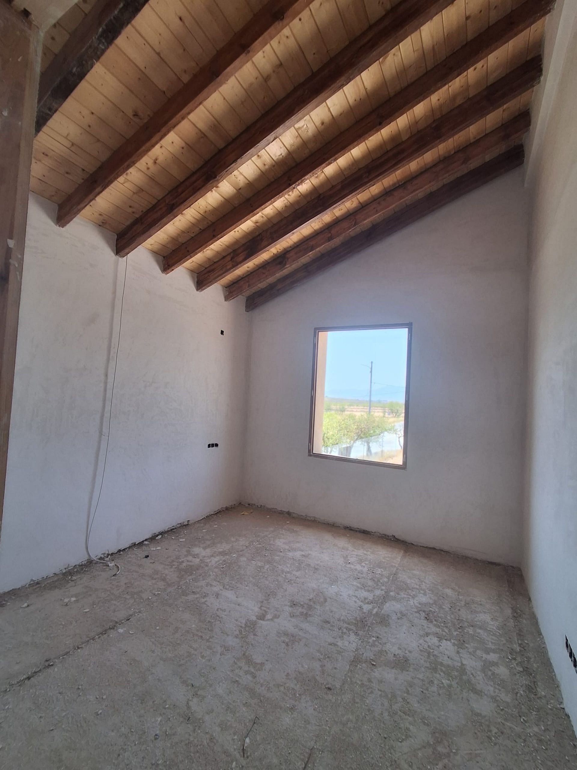 Resale - 4 Bedroom 2 Bathroom Country house in Pinoso -  - Alicante