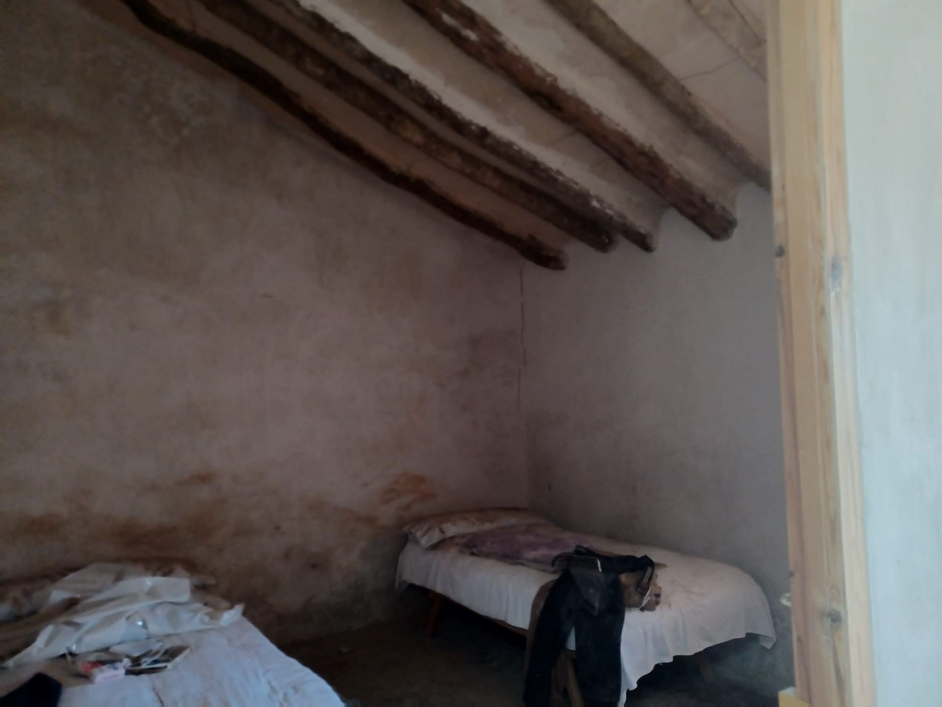 Resale - 2 Bedroom 1 Bathroom Country house in Pinoso -  - Alicante