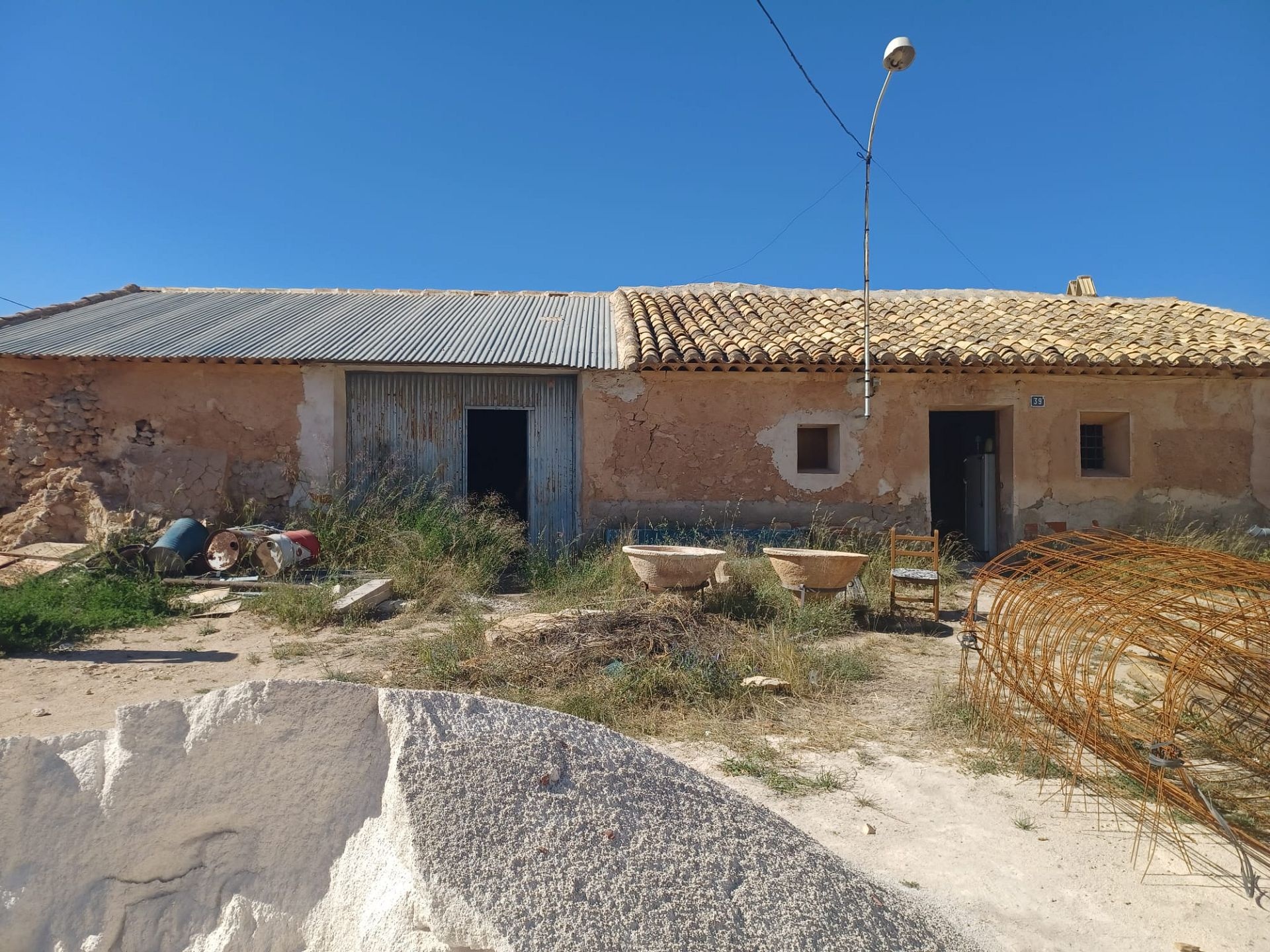 Resale - 2 Bedroom 1 Bathroom Country house in Pinoso -  - Alicante