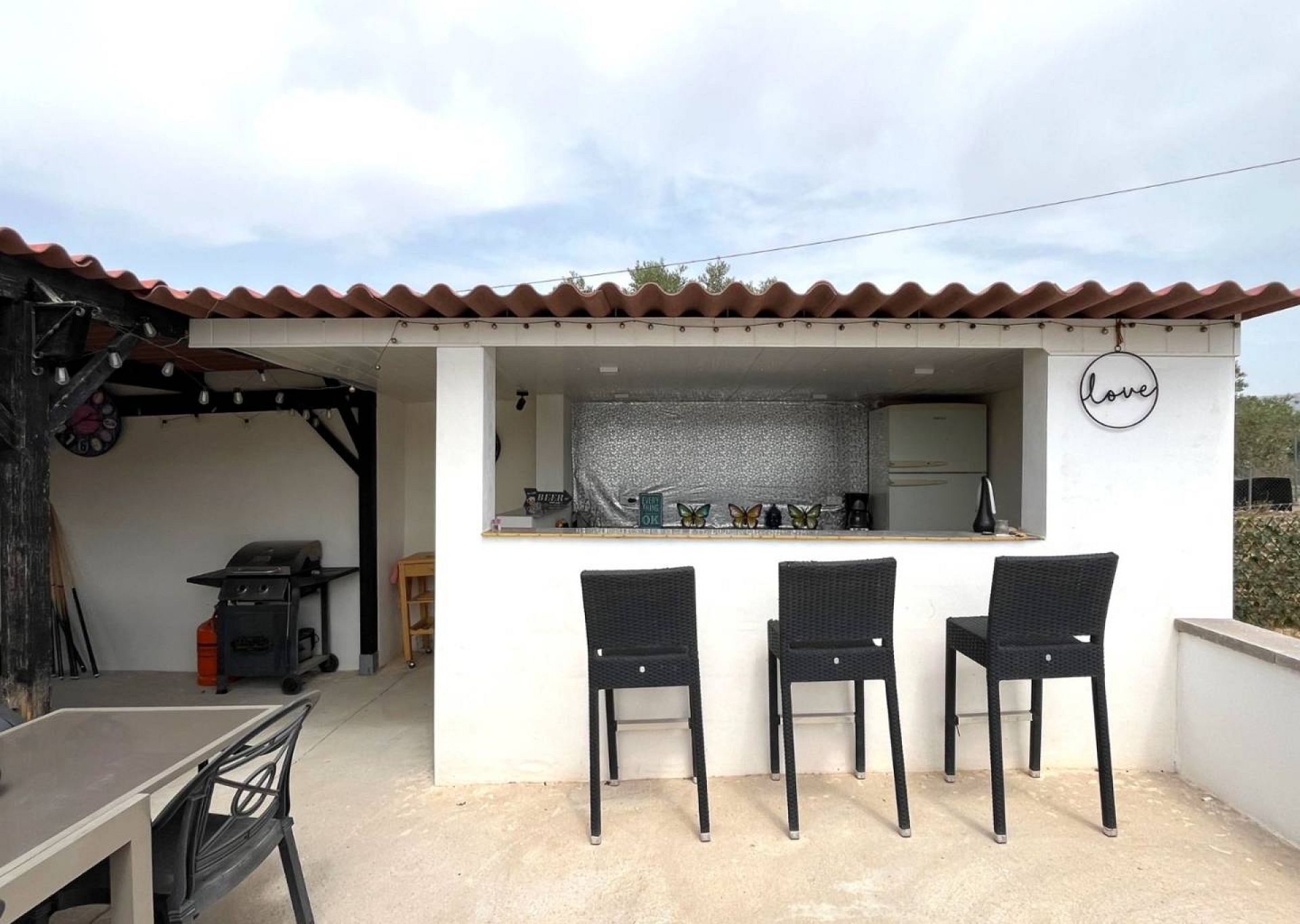 Resale - 3 Bedroom 2 Bathroom Country house in Sax -  - Alicante