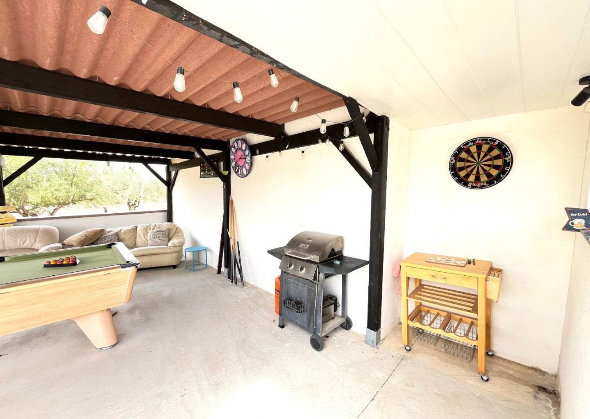 Resale - 3 Bedroom 2 Bathroom Country house in Sax -  - Alicante