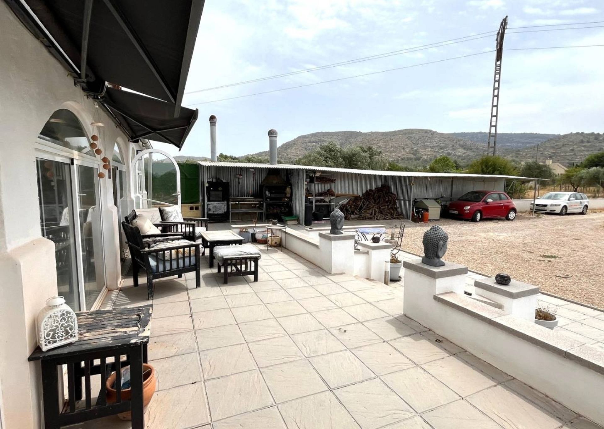 Resale - 3 Bedroom 2 Bathroom Country house in Sax -  - Alicante