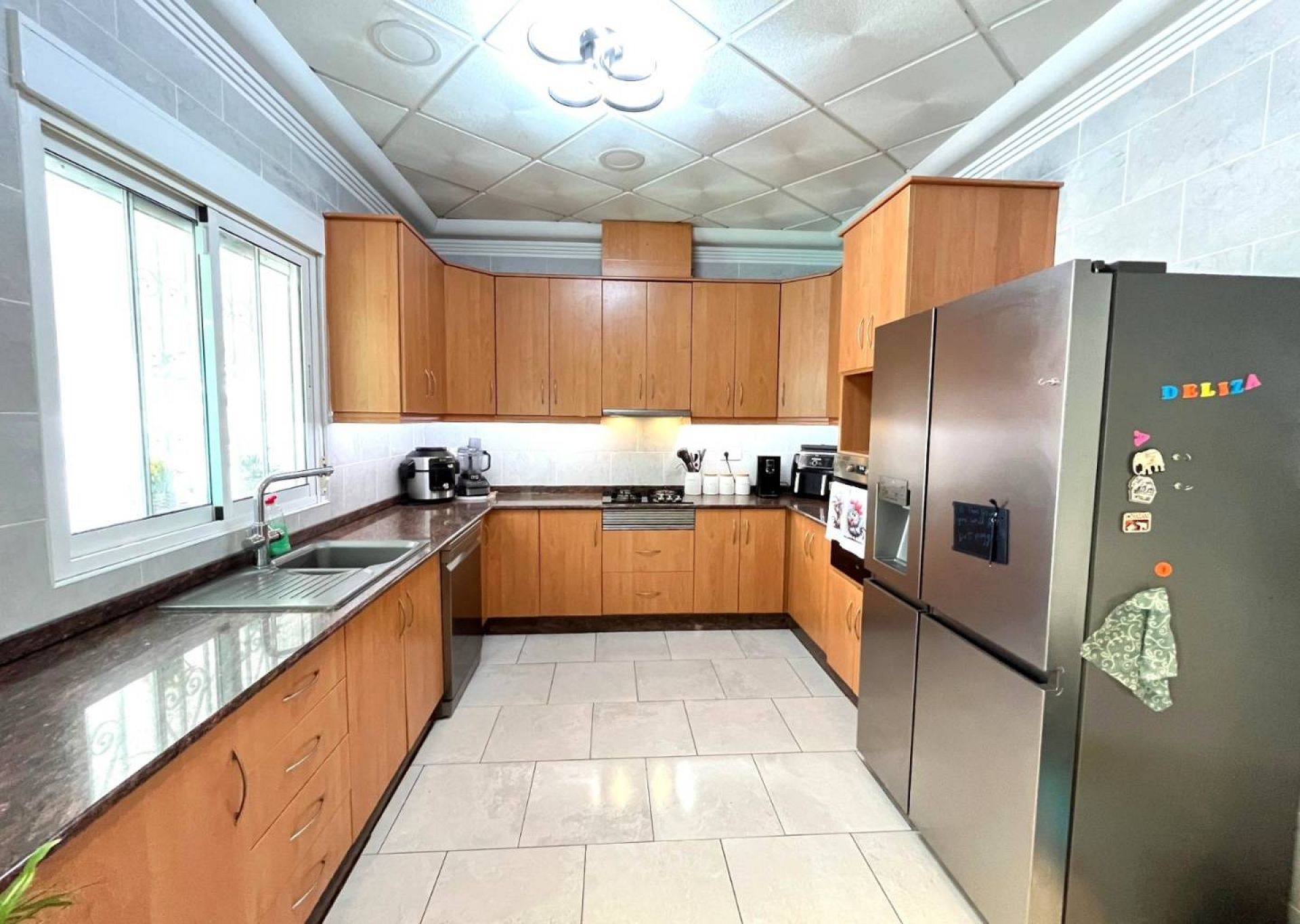 Resale - 3 Bedroom 2 Bathroom Country house in Sax -  - Alicante