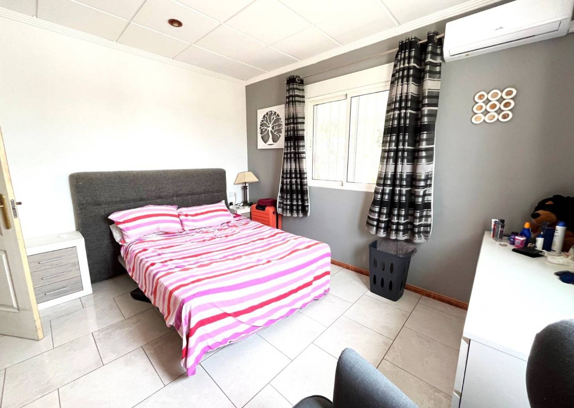 Resale - 3 Bedroom 2 Bathroom Country house in Sax -  - Alicante