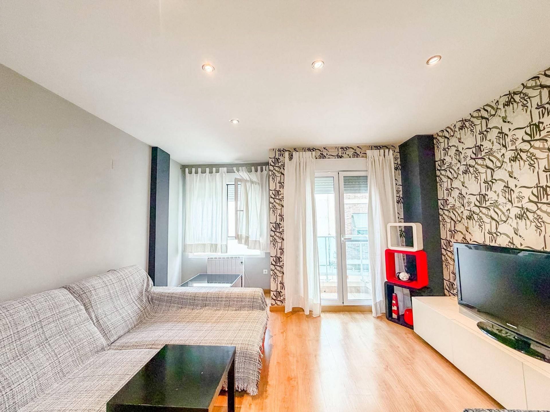 Resale - 1 Bedroom 1 Bathroom Apartment in Elda -  - Alicante