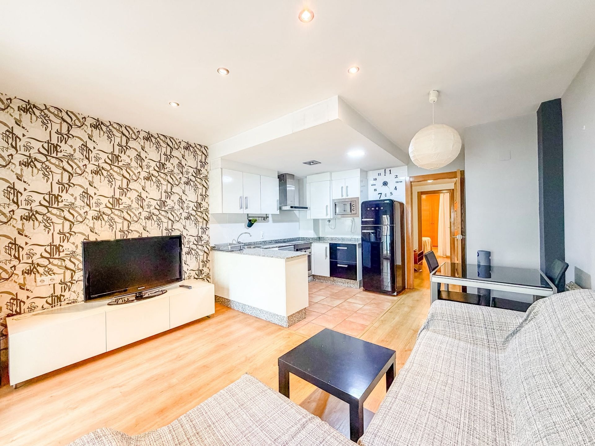 Resale - 1 Bedroom 1 Bathroom Apartment in Elda -  - Alicante