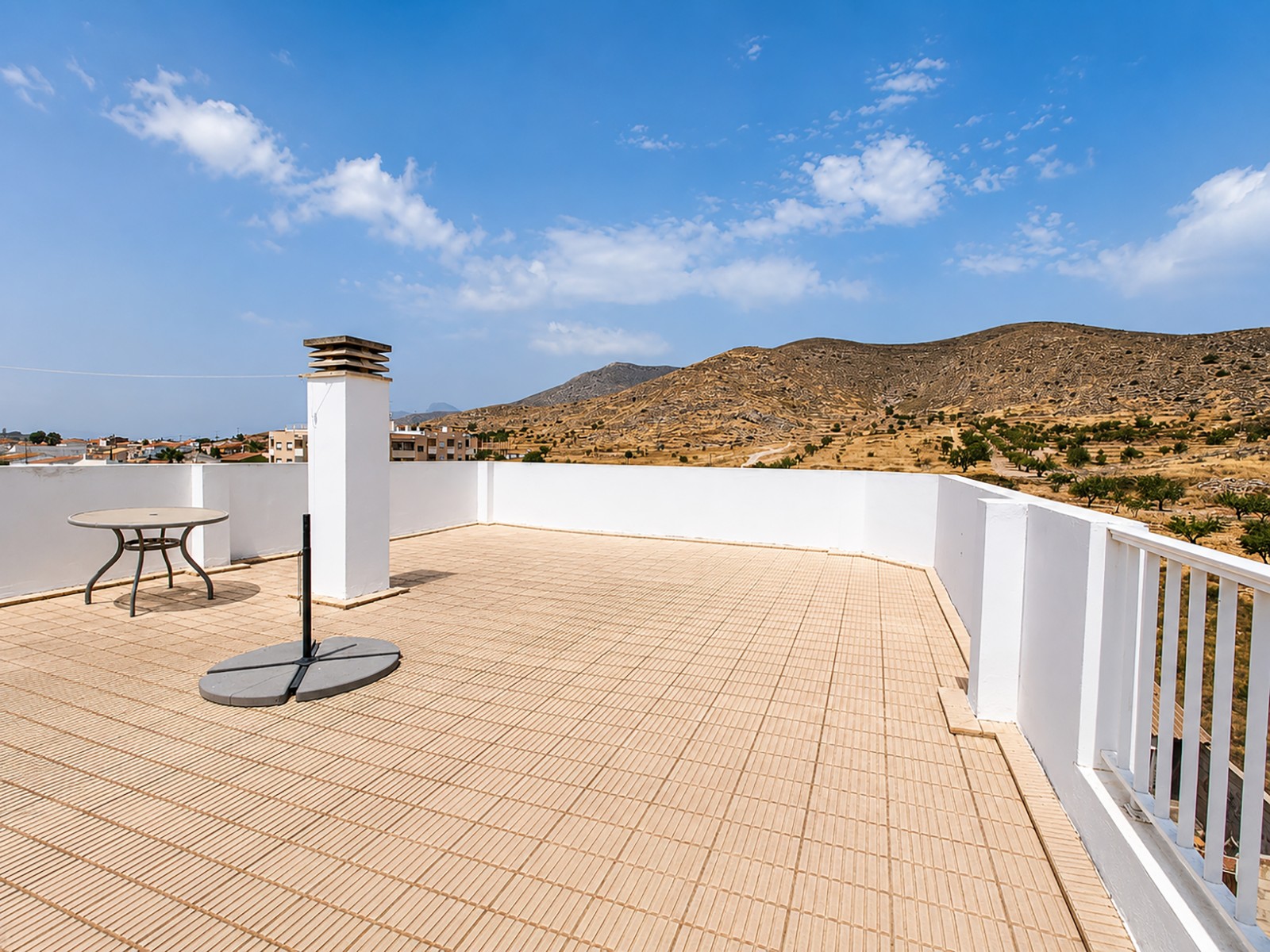 Resale - 2 Bedroom 1 Bathroom Apartment in Hondón de los Frailes -  - Alicante