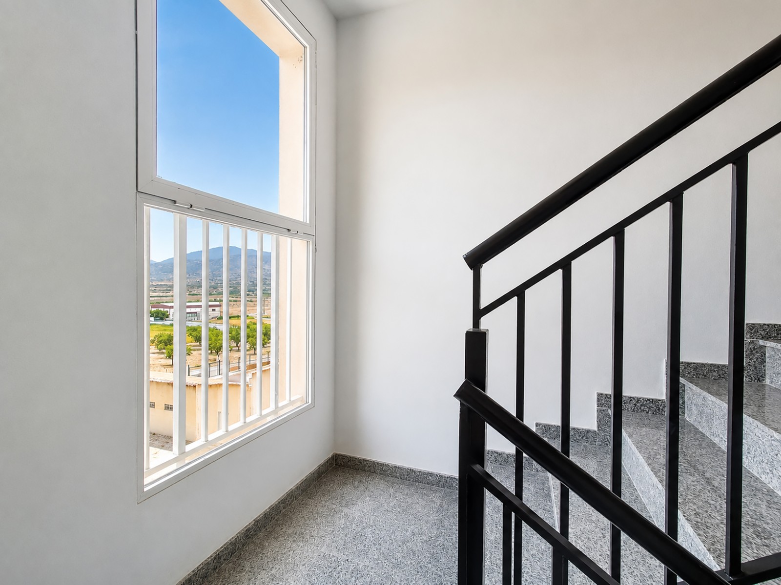 Resale - 2 Bedroom 1 Bathroom Apartment in Hondón de los Frailes -  - Alicante