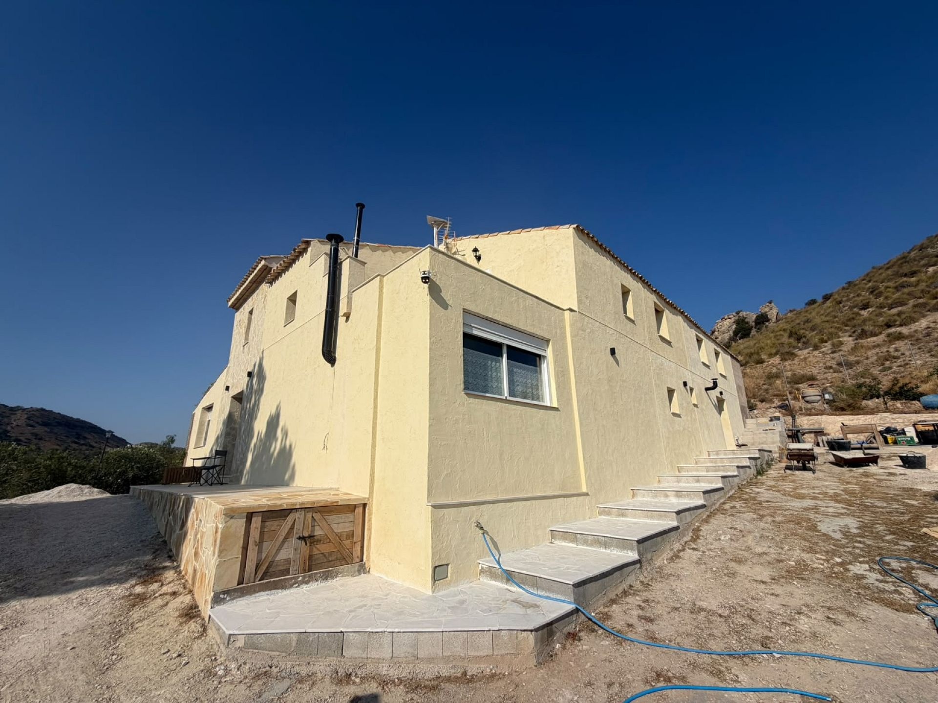 Resale - 6 Bedroom 3 Bathroom Country house in Aspe -  - Alicante