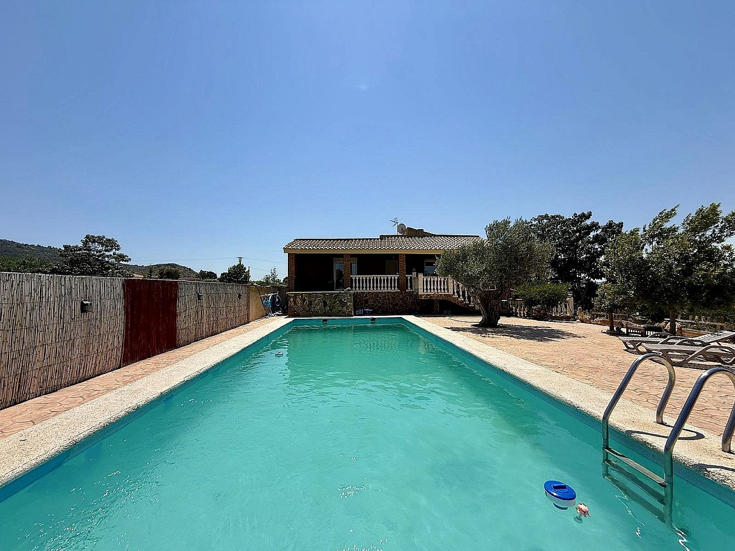 4 Bedroom 3 Bathroom Country house in Villena