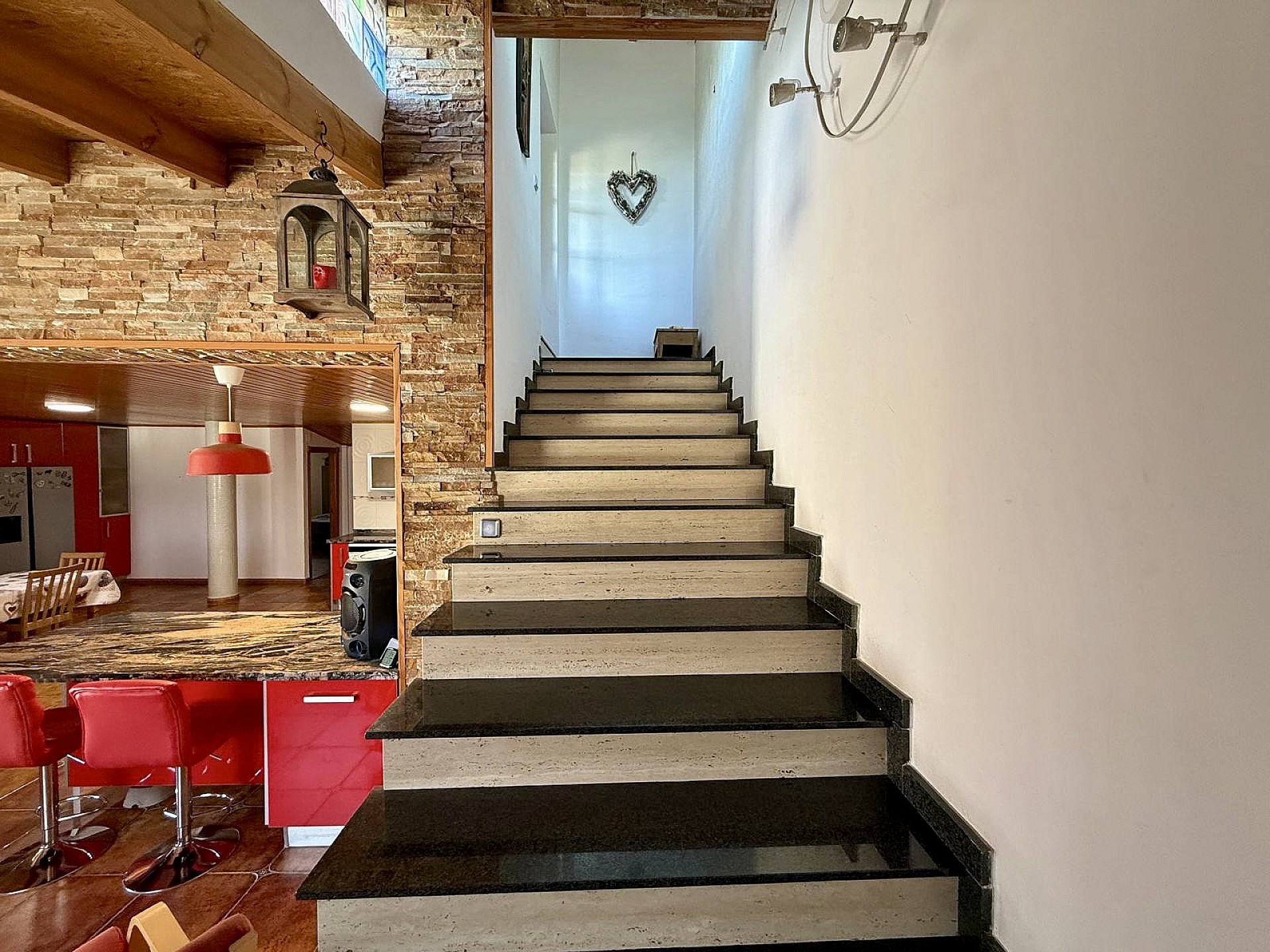 Resale - 4 Bedroom 3 Bathroom Country house in Villena -  - Alicante