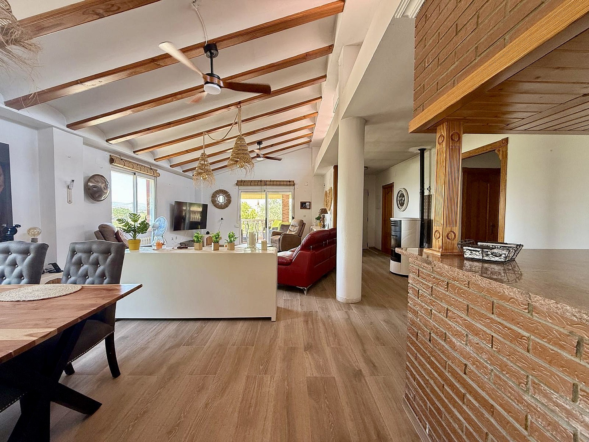 Resale - 4 Bedroom 3 Bathroom Country house in Villena -  - Alicante