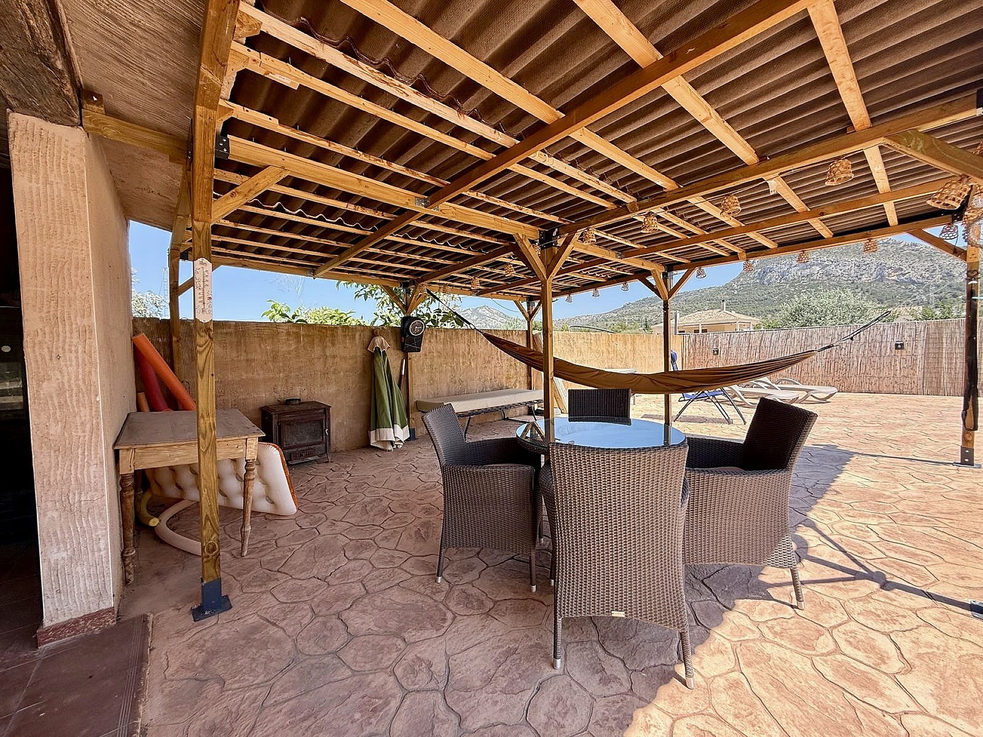 Resale - 4 Bedroom 3 Bathroom Country house in Villena -  - Alicante