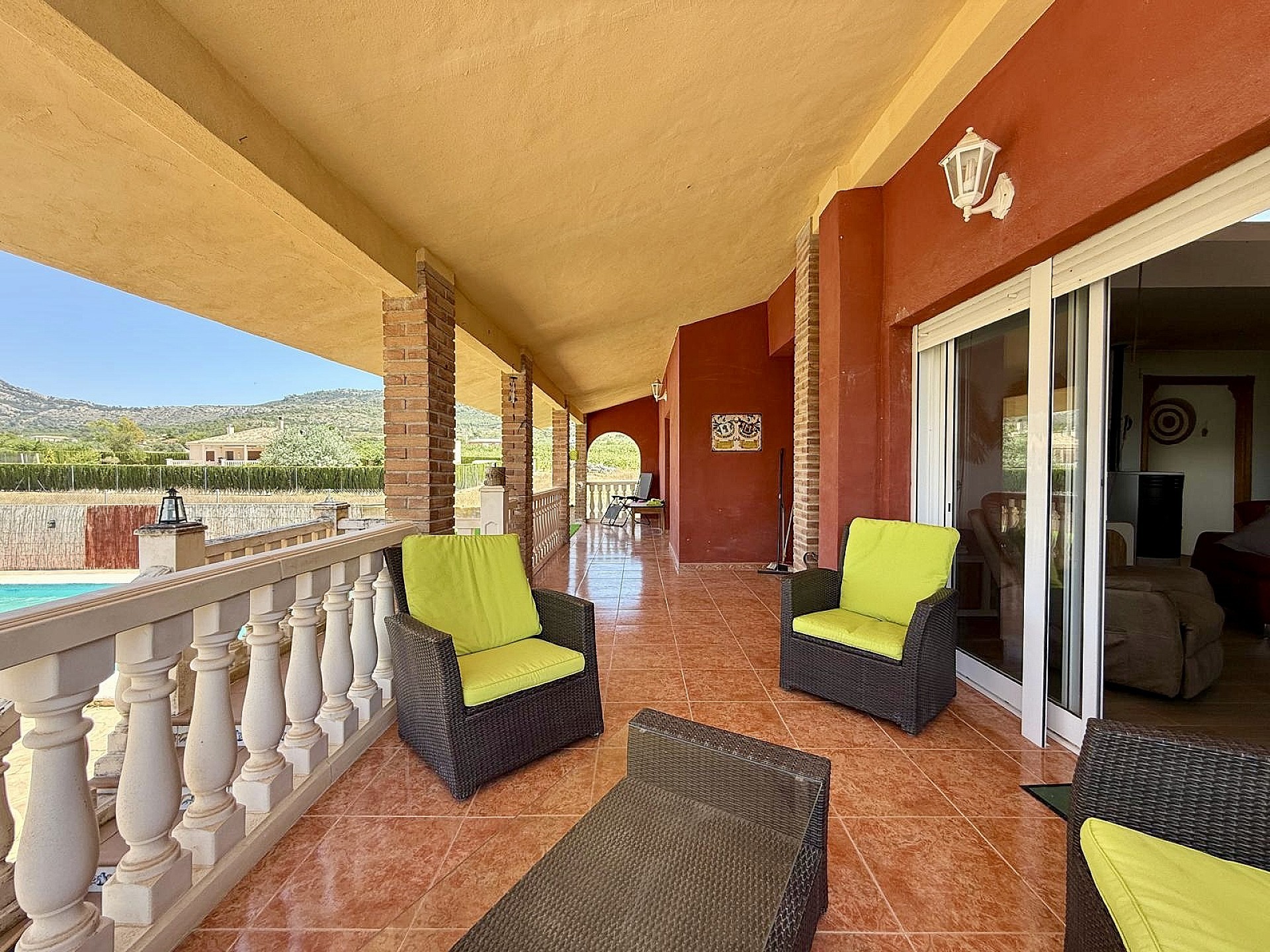 Resale - 4 Bedroom 3 Bathroom Country house in Villena -  - Alicante