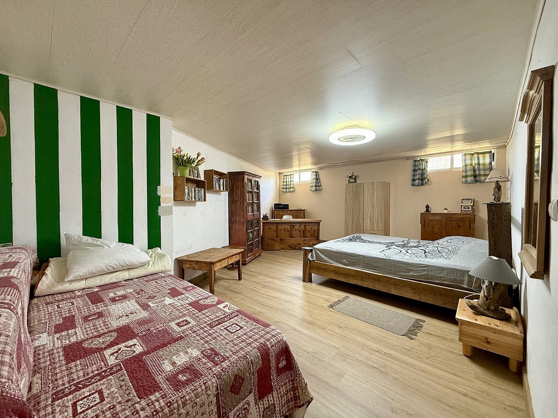 Resale - 4 Bedroom 3 Bathroom Country house in Villena -  - Alicante