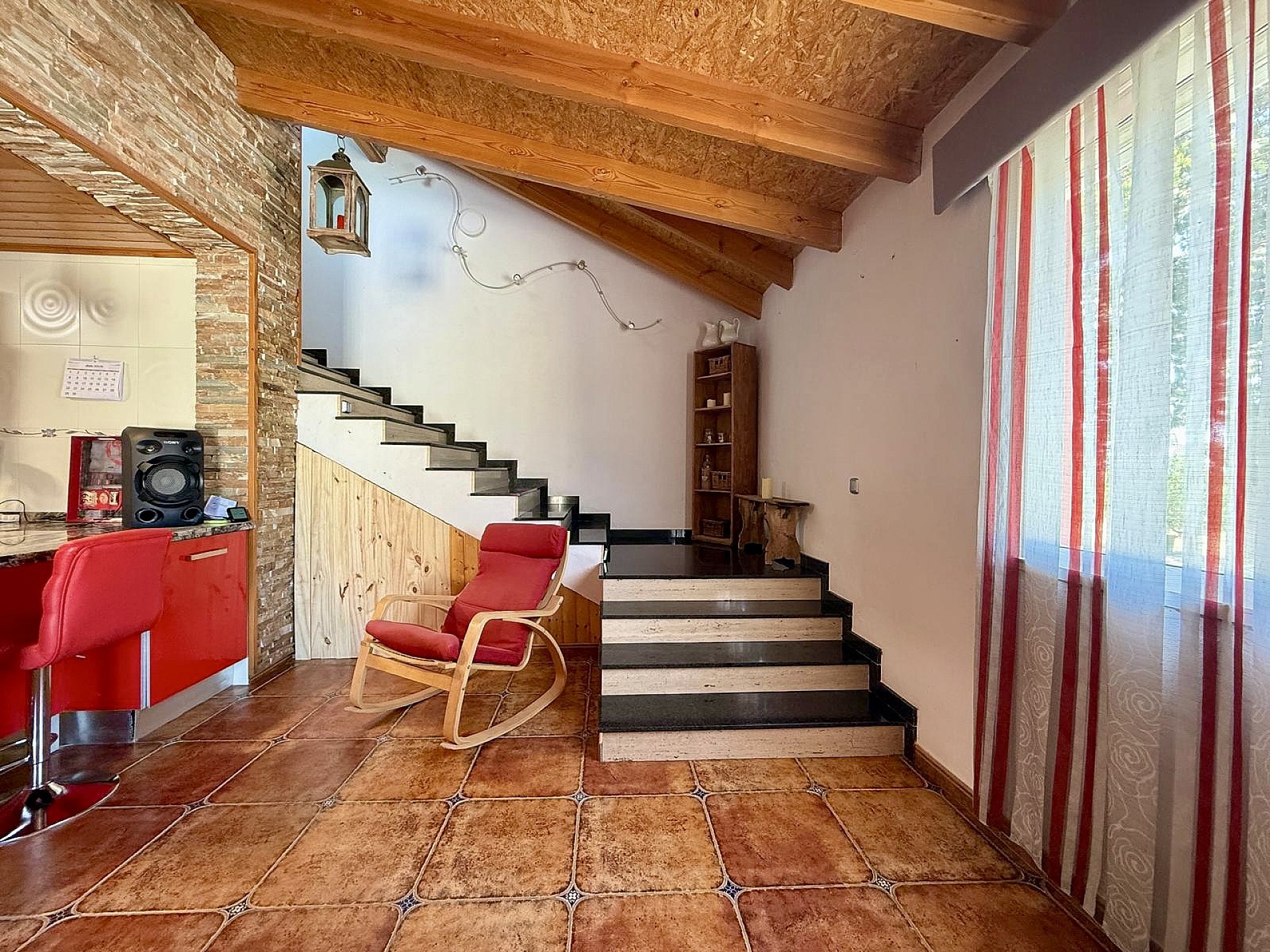 Resale - 4 Bedroom 3 Bathroom Country house in Villena -  - Alicante