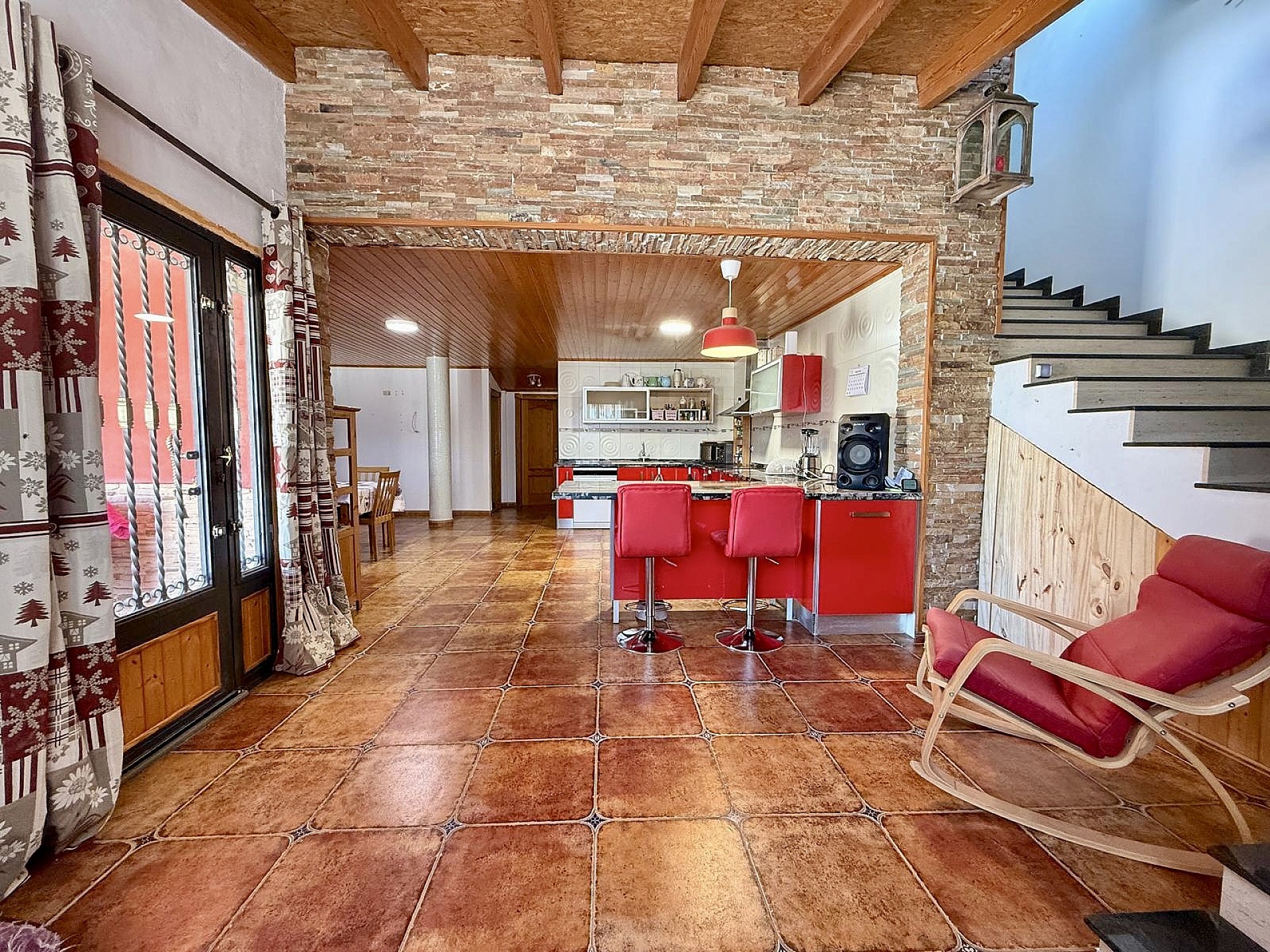 Resale - 4 Bedroom 3 Bathroom Country house in Villena -  - Alicante