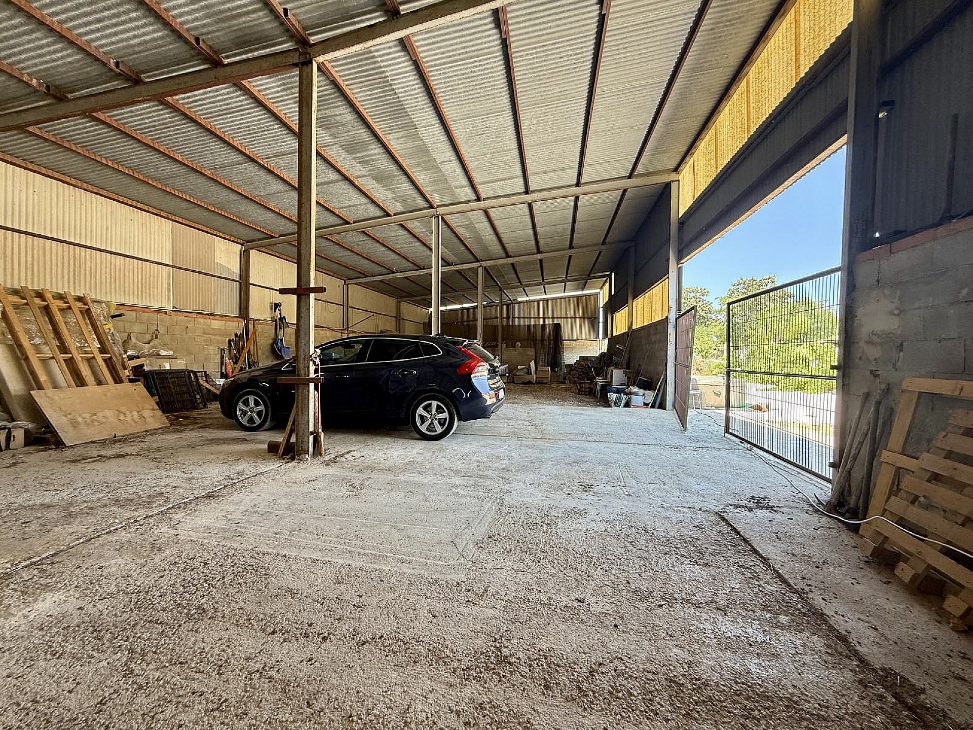 Resale - 4 Bedroom 3 Bathroom Country house in Villena -  - Alicante