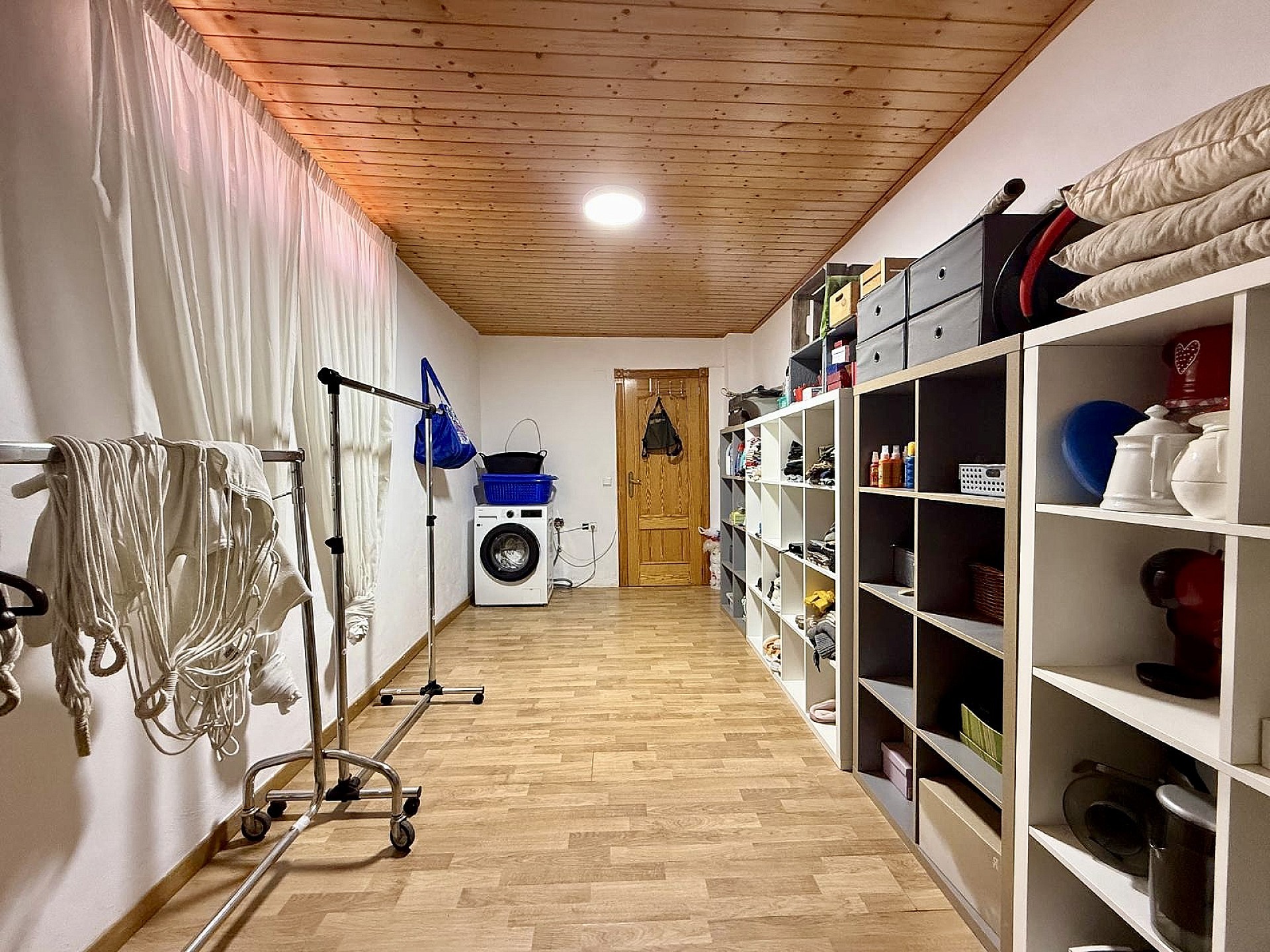 Resale - 4 Bedroom 3 Bathroom Country house in Villena -  - Alicante