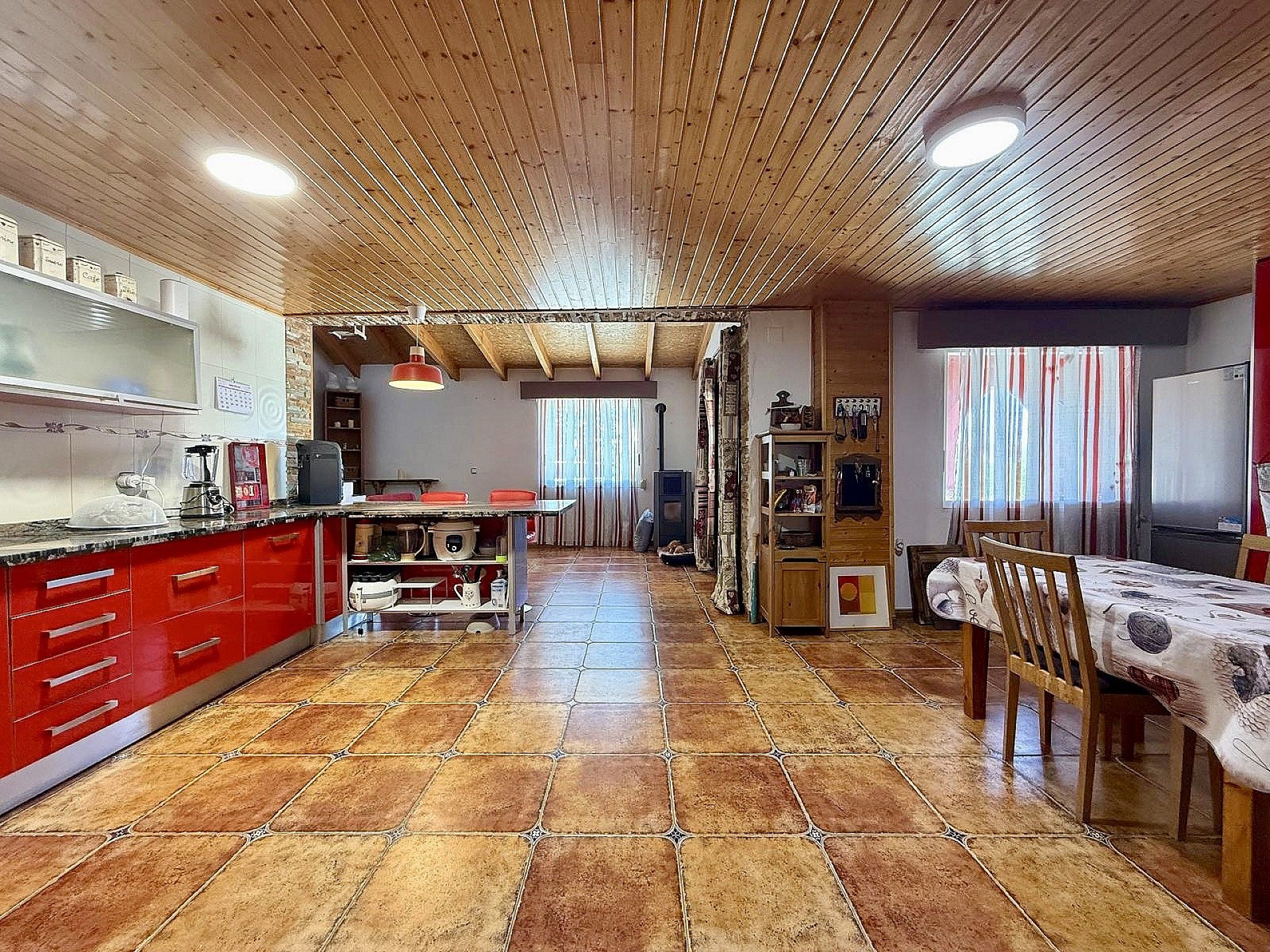 Resale - 4 Bedroom 3 Bathroom Country house in Villena -  - Alicante