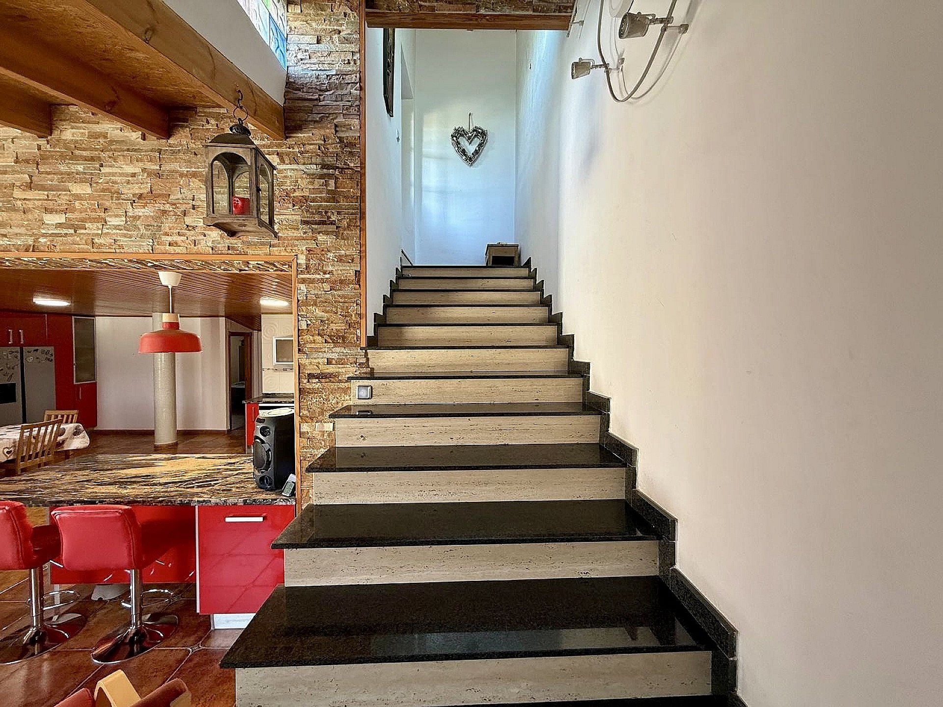 Resale - 4 Bedroom 3 Bathroom Country house in Villena -  - Alicante