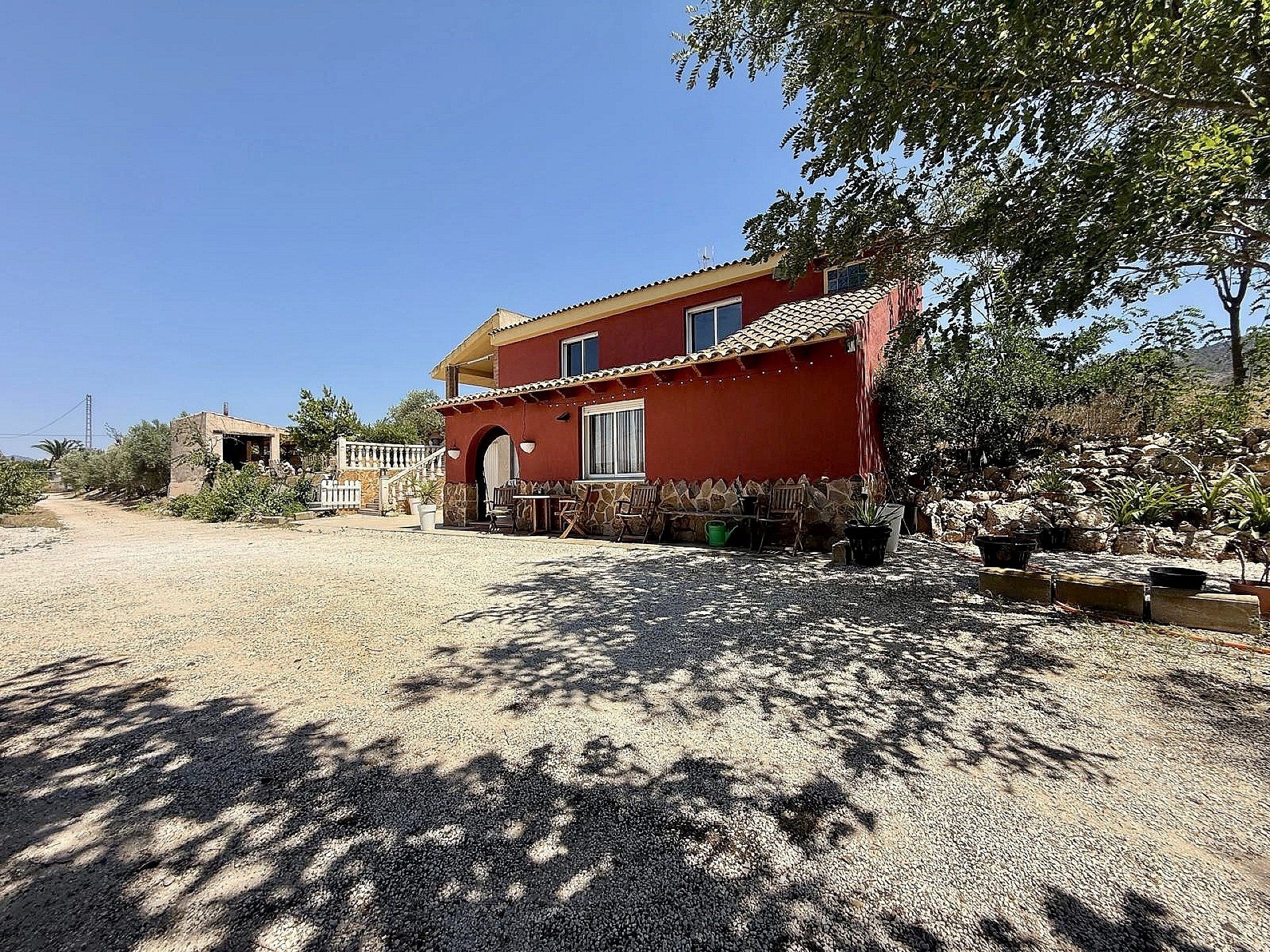 Resale - 4 Bedroom 3 Bathroom Country house in Villena -  - Alicante