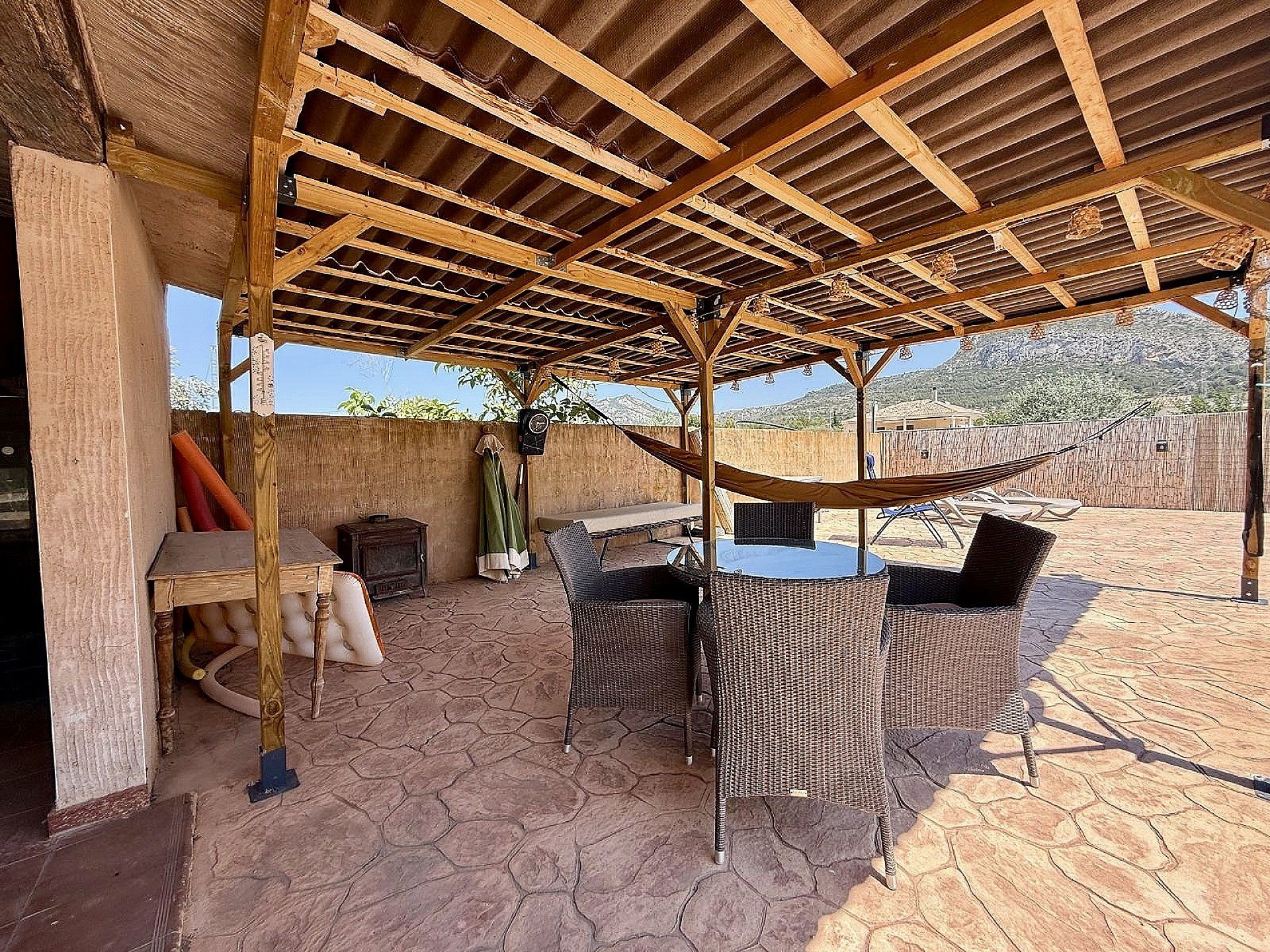 Resale - 4 Bedroom 3 Bathroom Country house in Villena -  - Alicante