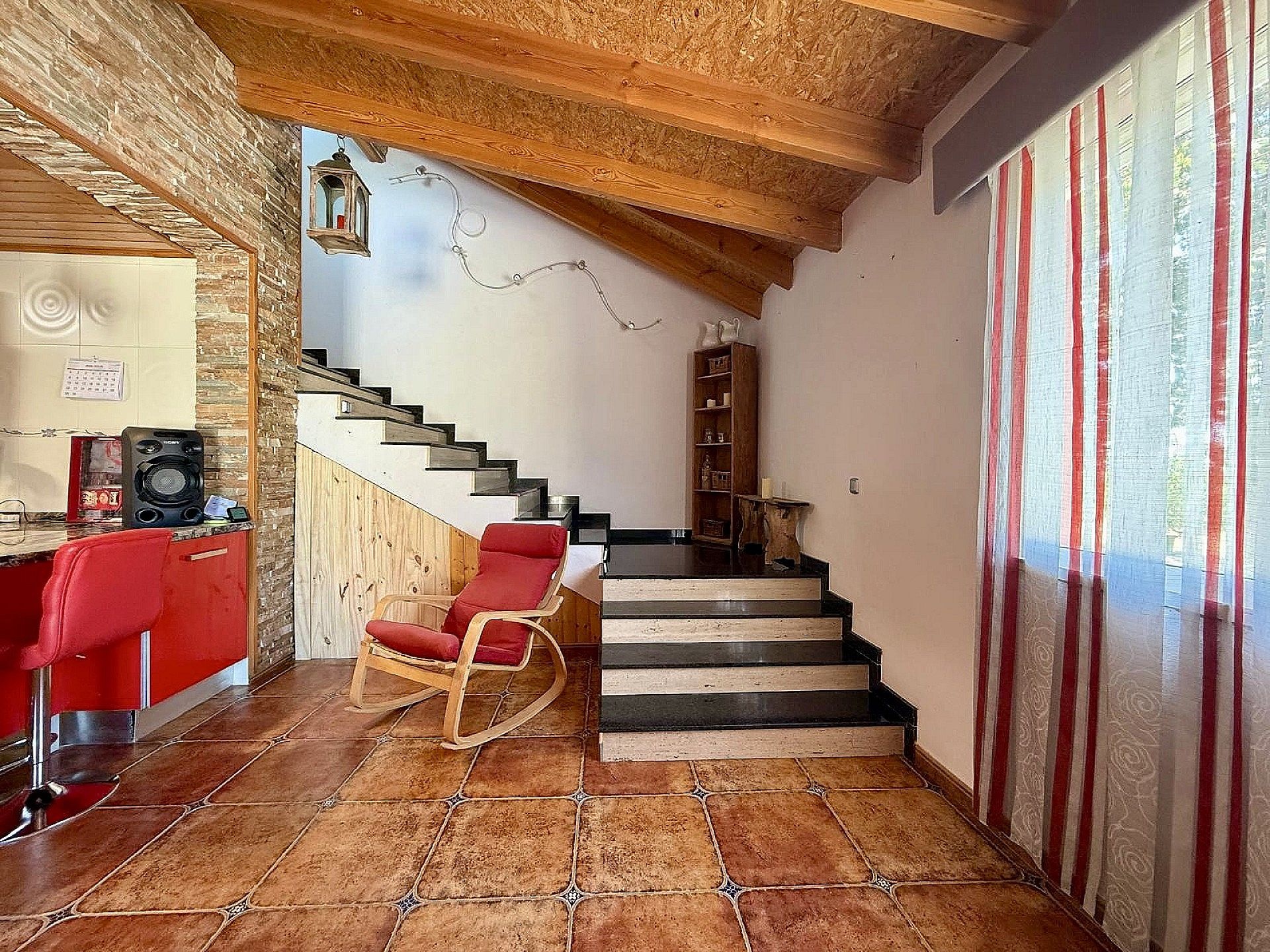 Resale - 4 Bedroom 3 Bathroom Country house in Villena -  - Alicante
