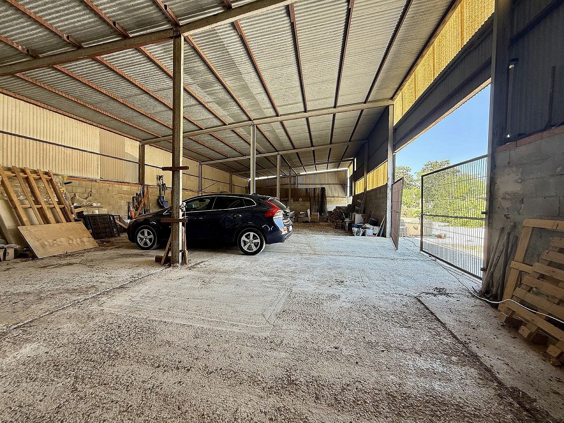 Resale - 4 Bedroom 3 Bathroom Country house in Villena -  - Alicante