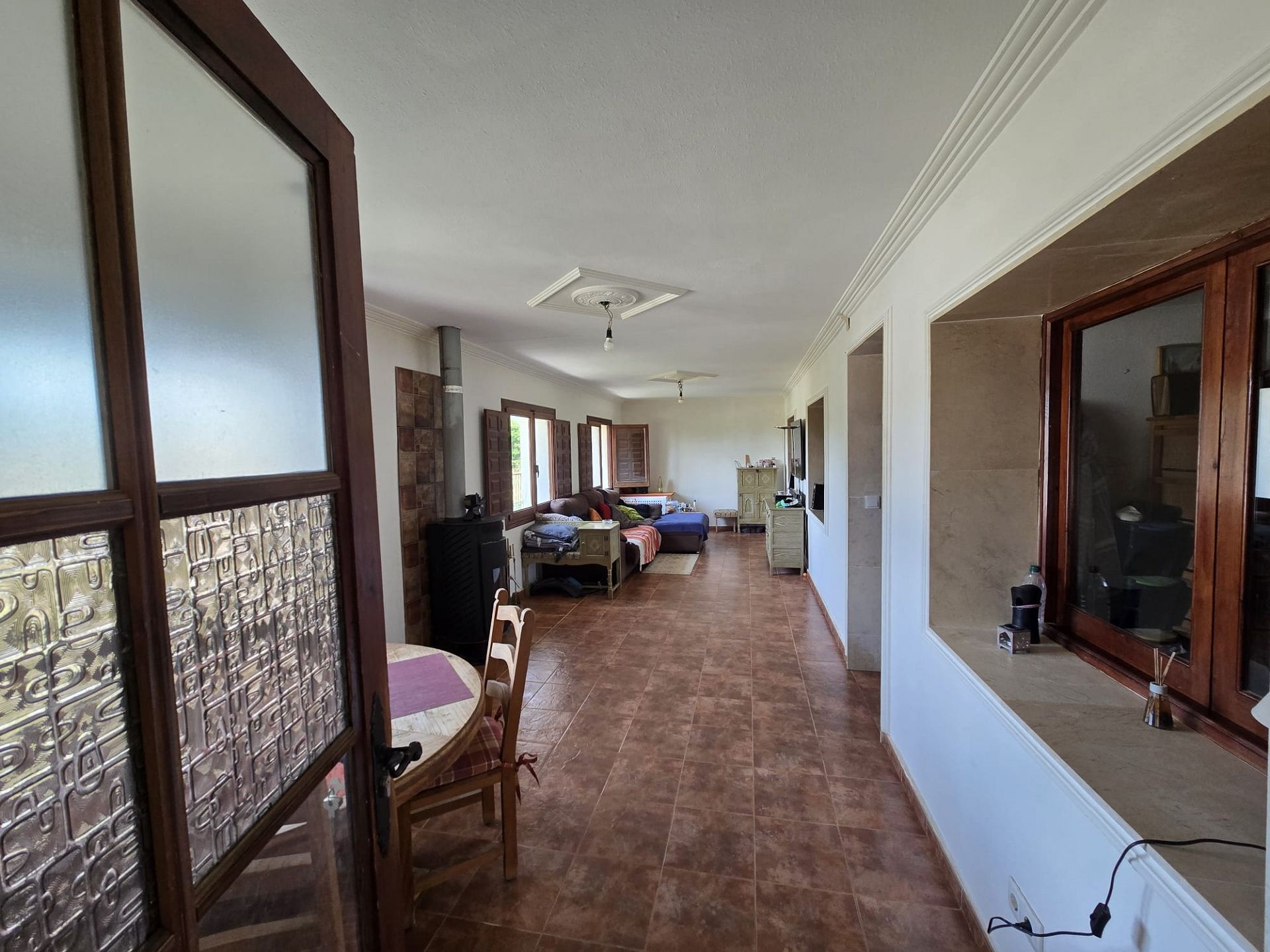 Resale - 6 Bedroom 3 Bathroom Villa in Sax -  - Alicante