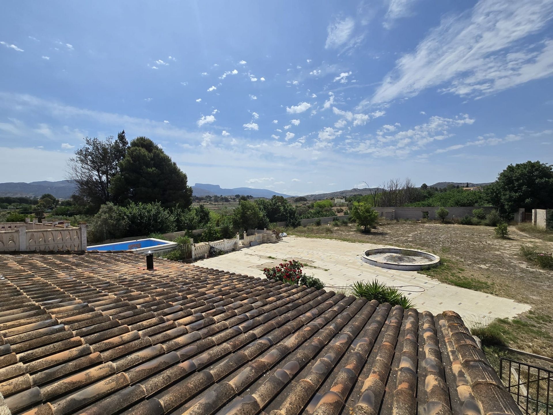 Resale - 6 Bedroom 3 Bathroom Villa in Sax -  - Alicante